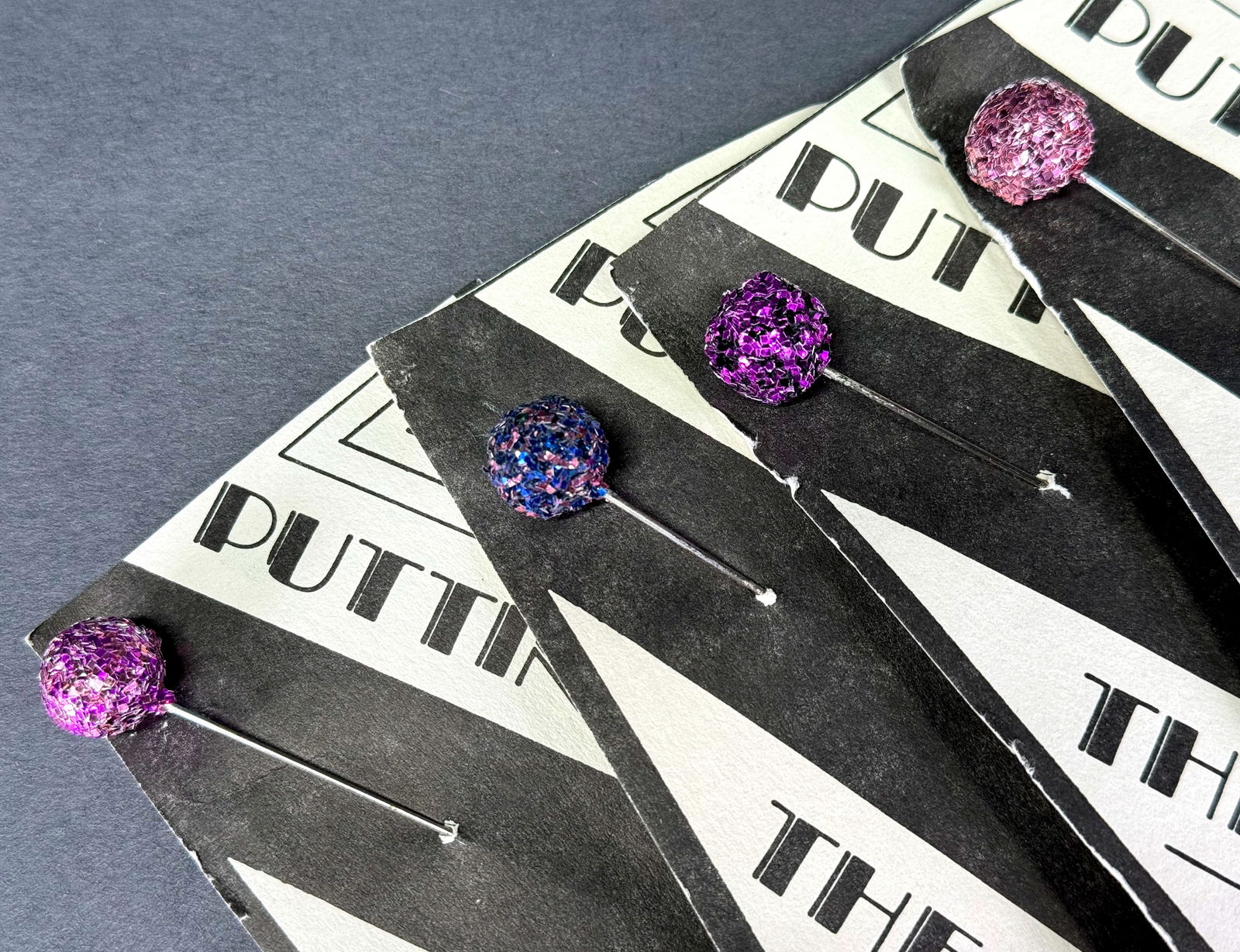 Vintage assorted pinky colors glitter beads hat pins hatpins unused in card. Lot of 4.: IN HOUSE FLAT SHIPPING & HANDLING COST WITHIN ALL THE U.S. : 7 To bypass LiveShipping, and use our In-House shipping service for 7 or shipping combined for multiple lots, please select “Arrange