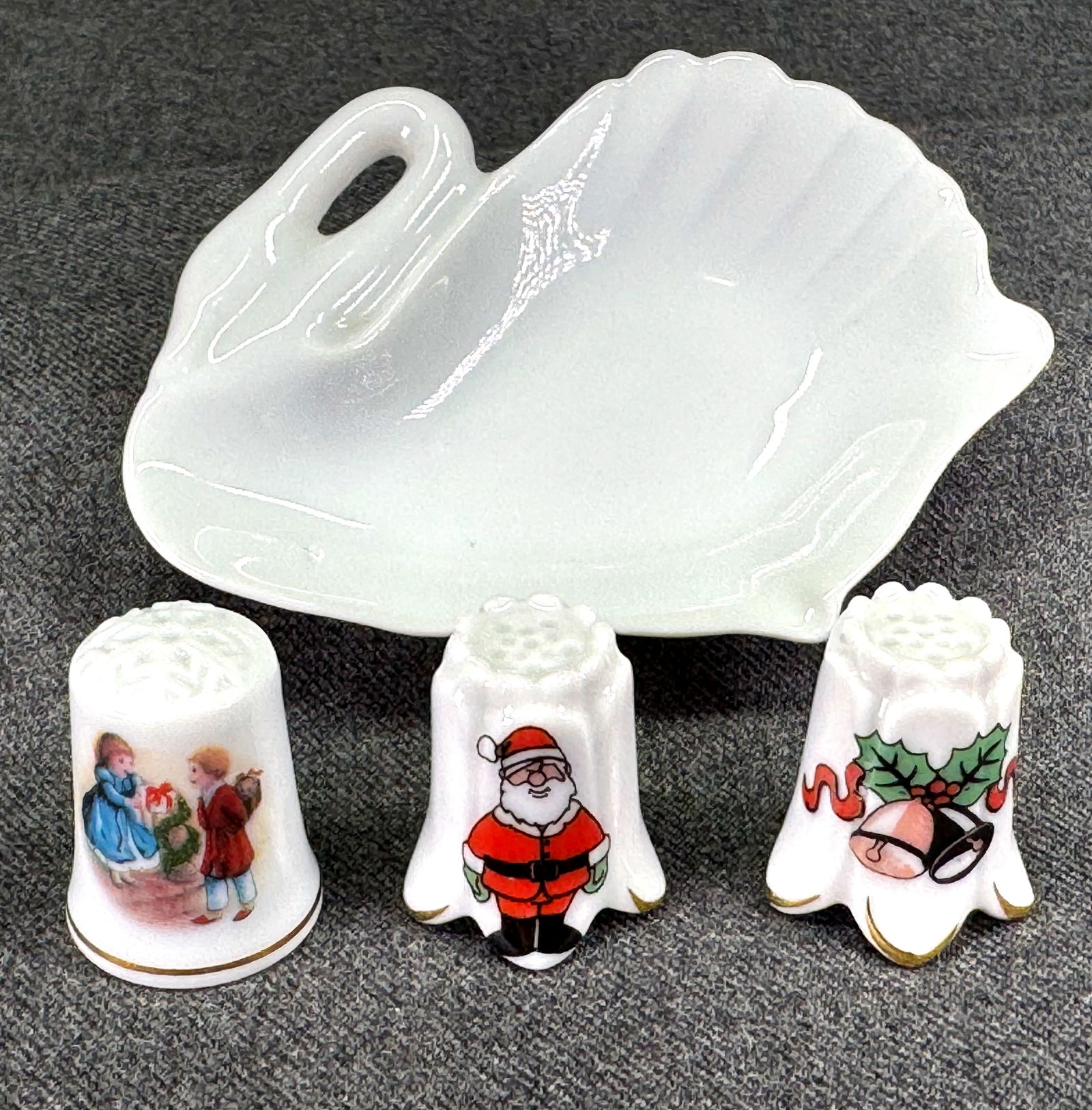 Vintage porcelain Ardalt Japan swan pin tray & Christams Avon 1984 and two Lindner Bavaria thimbles: IN HOUSE FLAT SHIPPING & HANDLING COST WITHIN ALL THE U.S. : 7 To bypass LiveShipping, and use our In-House shipping service for 7 or shipping combined for multiple lots, please select “Arrange