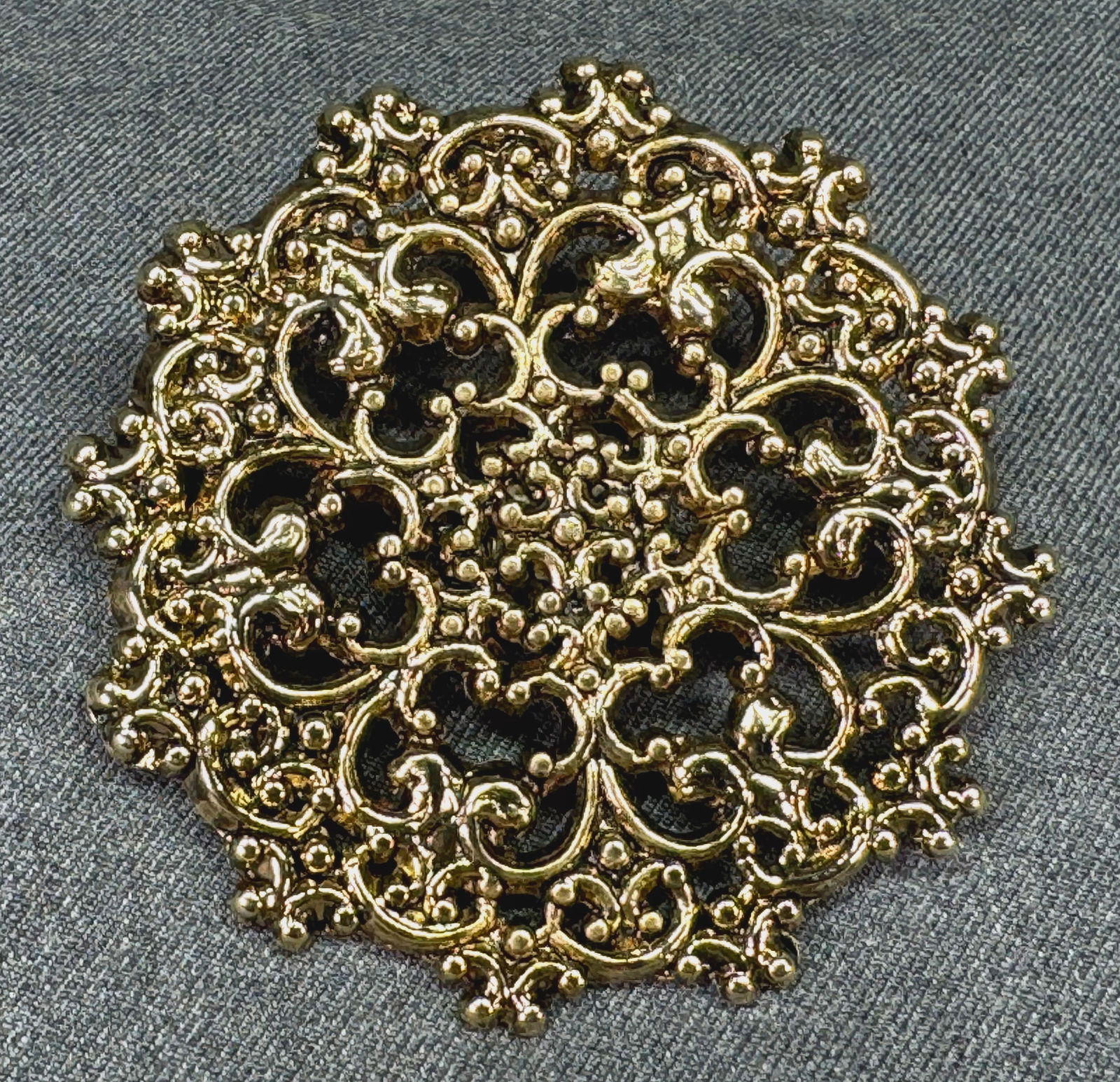 Vintage filigree gold-toned over sized and heavy flower belt buckle (1 of 4)