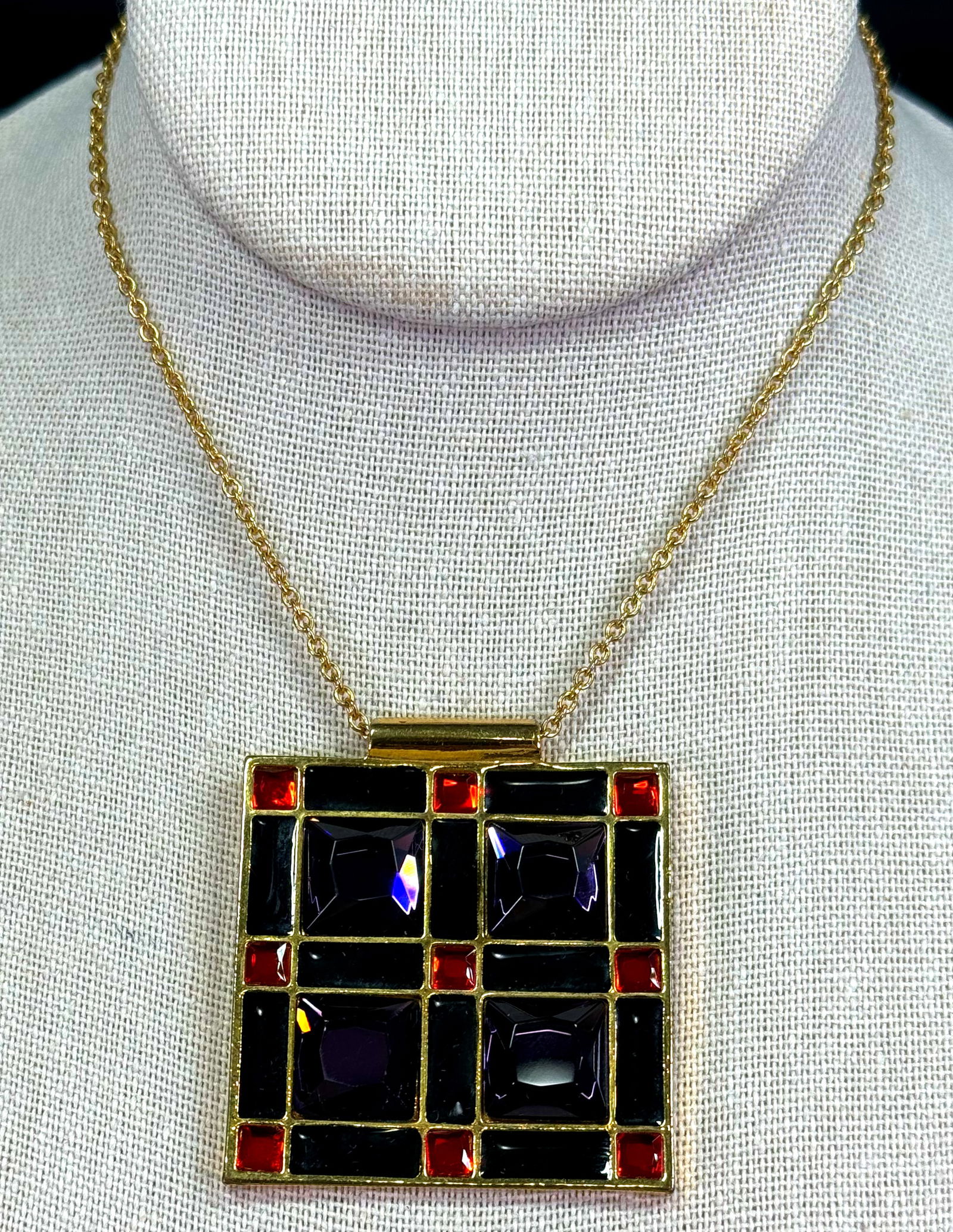 Vintage Kate Spade New York Lewitt Square Pendant Necklace.: IN HOUSE FLAT SHIPPING & HANDLING COST WITHIN ALL THE U.S. : $7 To bypass LiveShipping, and use our In-House shipping service for $7 or shipping combined for multiple lots, please select “Arrange Yo