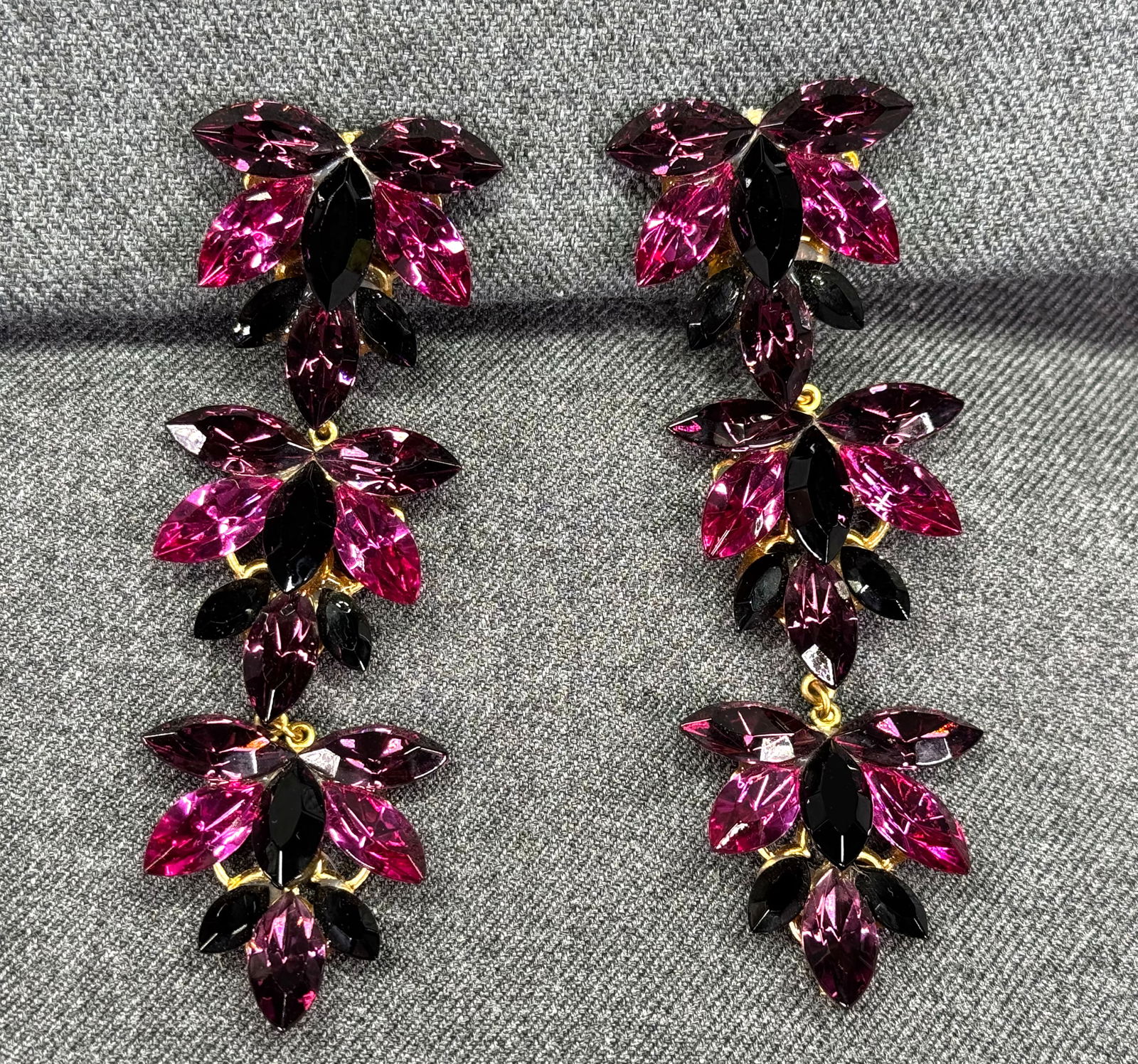 Vintage Wendy Gell style crystals 4" long chandelier clip on earrings: IN HOUSE FLAT SHIPPING & HANDLING COST WITHIN ALL THE U.S. : $7 To bypass LiveShipping, and use our In-House shipping service for $7 or shipping combined for multiple lots, please select “Arrange Yo