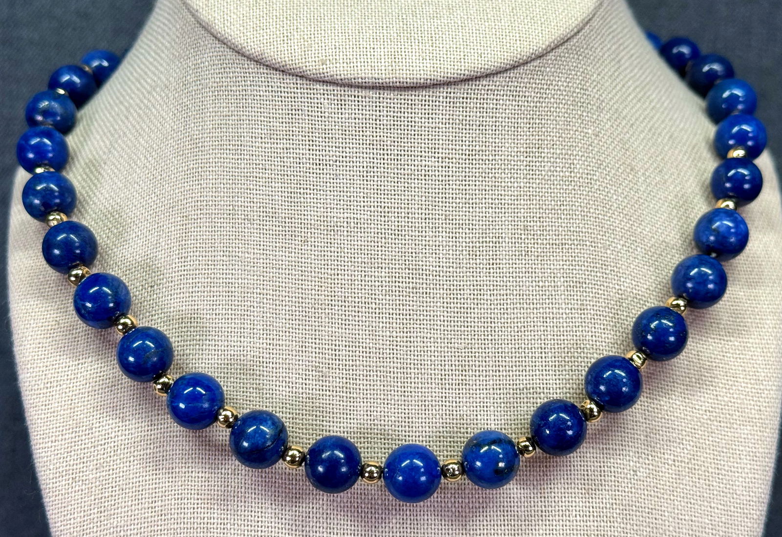 Vintage 14K solid yellow gold filigree clasp & tiny beads lapis necklace. Marked: IN HOUSE FLAT SHIPPING & HANDLING COST WITHIN ALL THE U.S. : $7 To bypass LiveShipping, and use our In-House shipping service for $7 or shipping combined for multiple lots, please select “Arrange Yo