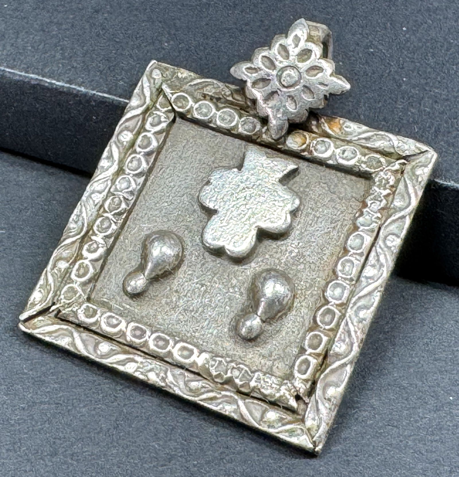 Vintage tribal silvertone metal pendant. (1 of 5)