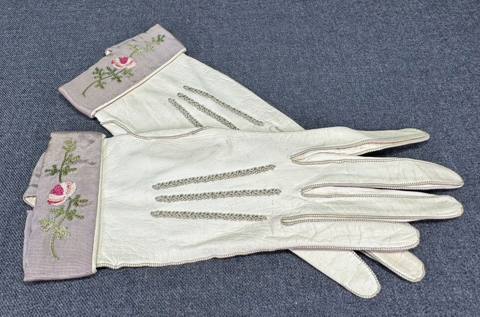 Vintage Gants Majoux Paris embroidery flowers leather gloves: IN HOUSE FLAT SHIPPING & HANDLING COST WITHIN ALL THE U.S. : $7 To bypass LiveShipping, and use our In-House shipping service for $7 or shipping combined for multiple lots, please select “Arrange Yo
