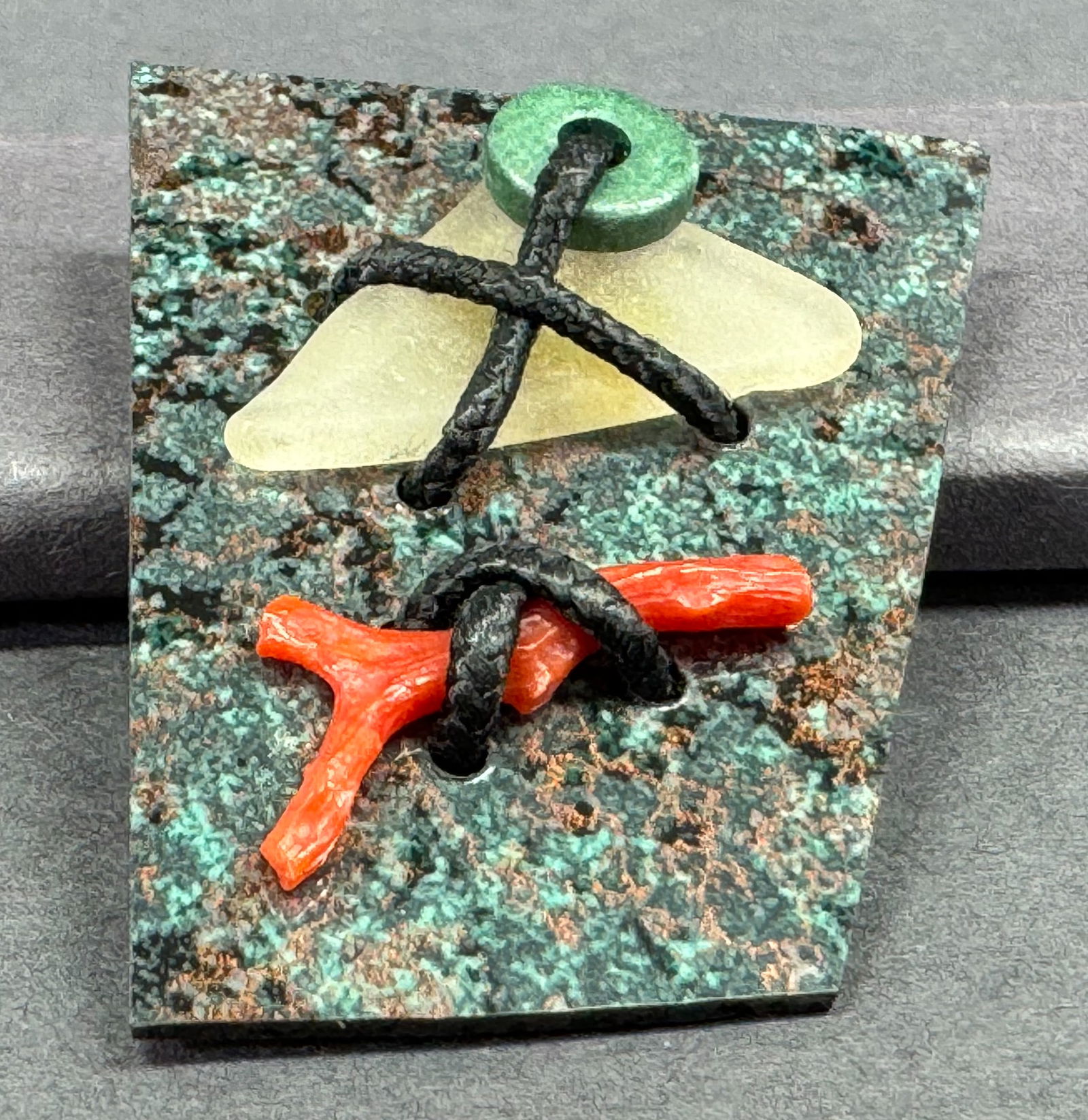 Vintage southwestern style frosted glass faux? coral & turquoise rope laminate pin brooch. (1 of 8)