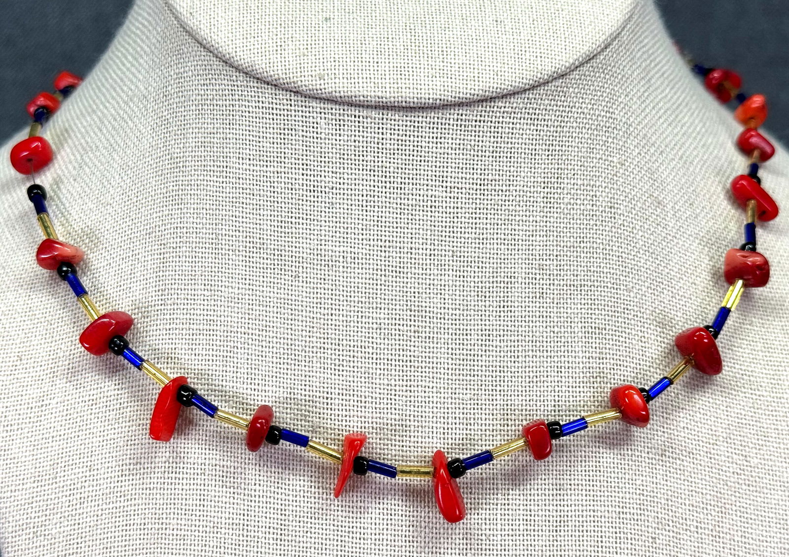 Native American Style dye red coral spiny oyster & glass beaded necklace: IN HOUSE FLAT SHIPPING & HANDLING COST WITHIN ALL THE U.S. : $7 To bypass LiveShipping, and use our In-House shipping service for $7 or shipping combined for multiple lots, please select “Arrange Yo