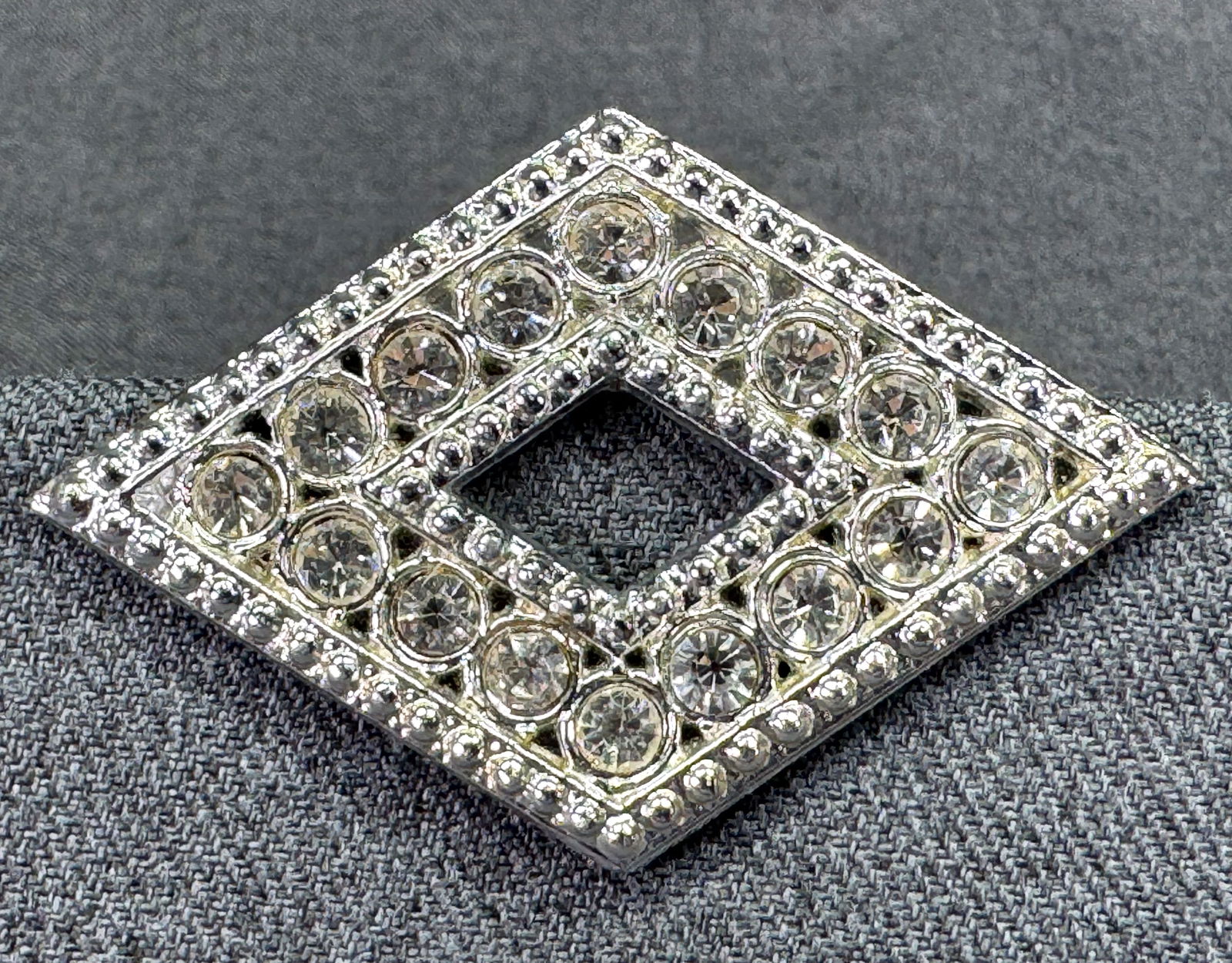 Vintage WMCA clear crystals silver-toned metal diamond shaped brooch pin: IN HOUSE FLAT SHIPPING & HANDLING COST WITHIN ALL THE U.S. : $7 To bypass LiveShipping, and use our In-House shipping service for $7 or shipping combined for multiple lots, please select “Arrange Yo