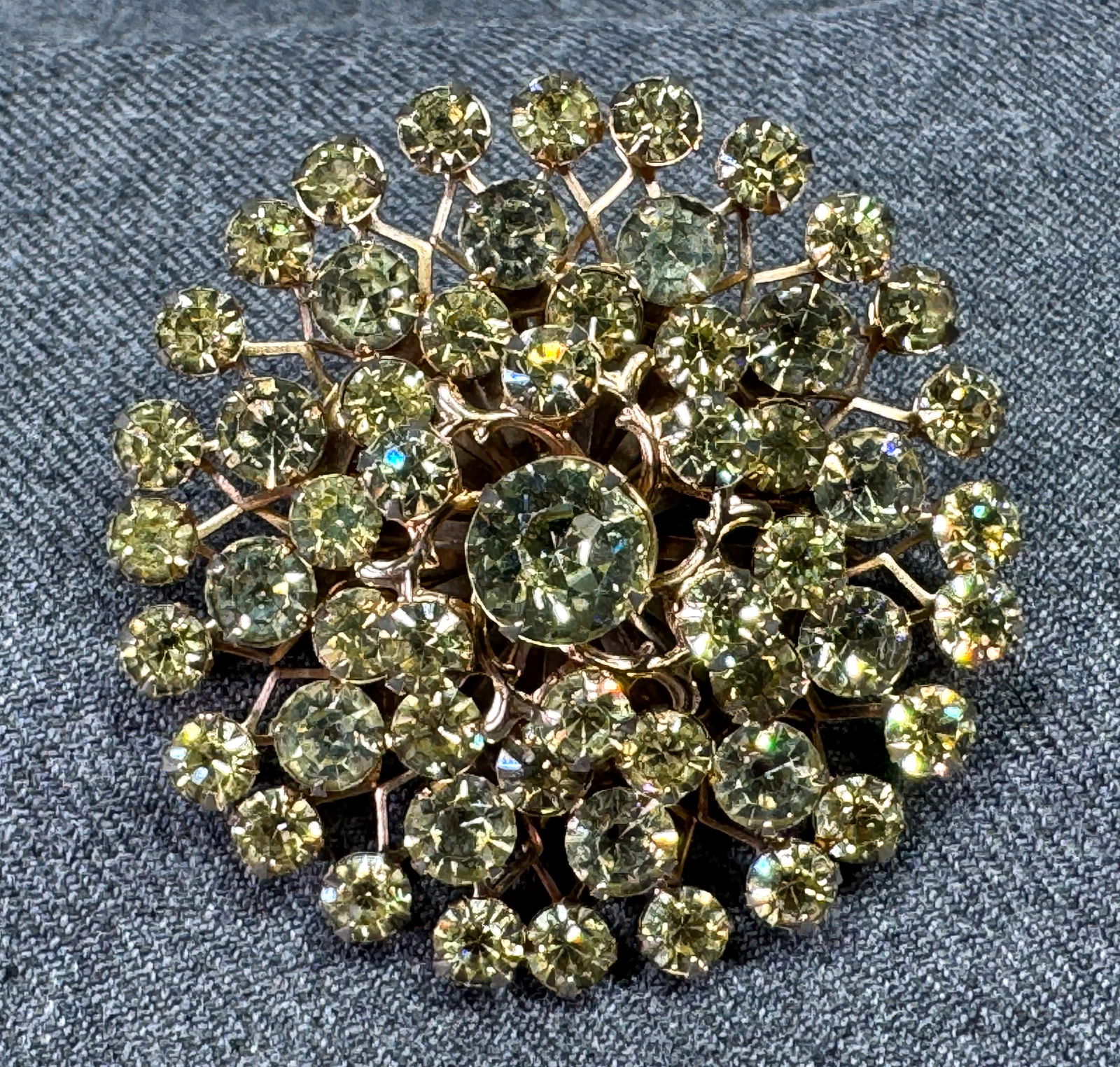 Vintage unsigned Beau citrine color crystals gold-toned brooch pin (1 of 6)