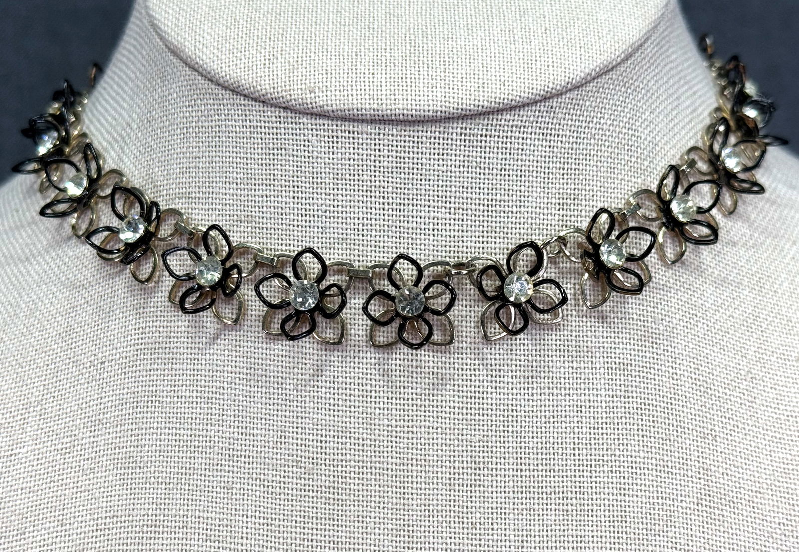 Vintage clear rhinestones black enamel goldtone metal flowers choker necklace (1 of 6)