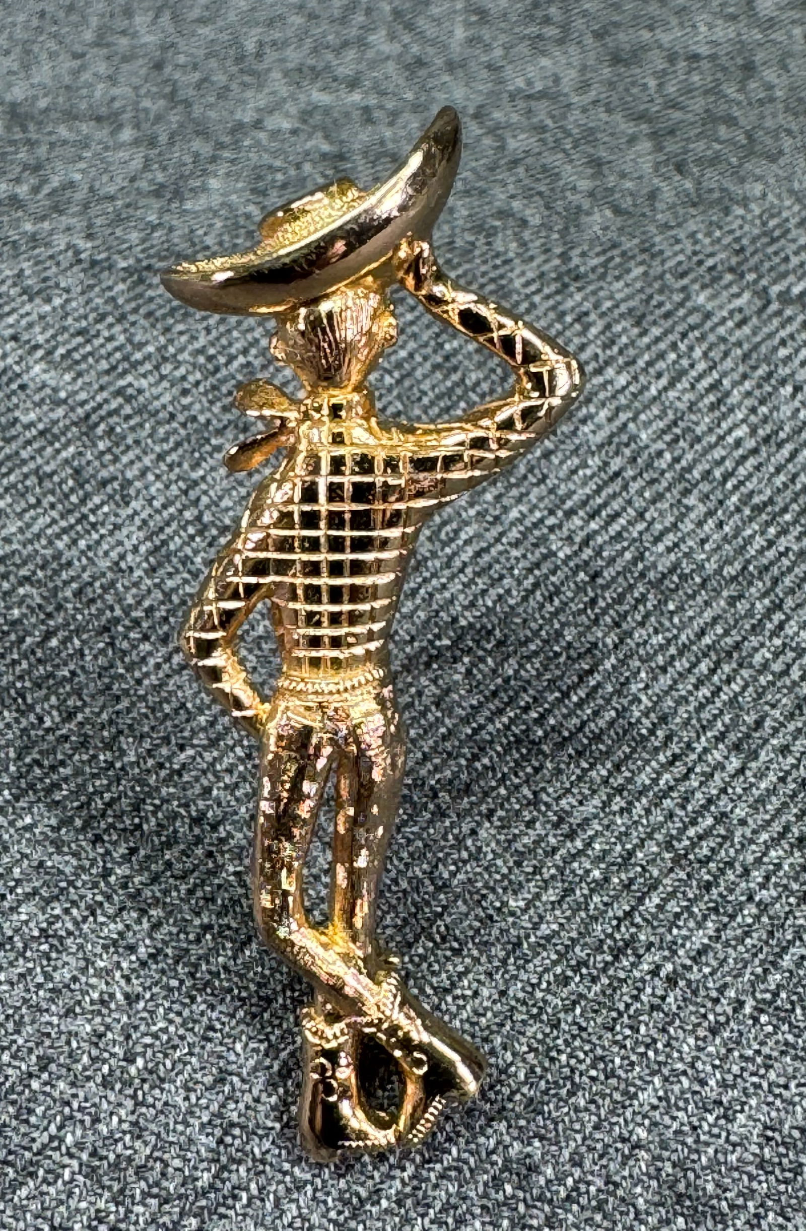 Vintage Napier goldtoned metal cowboy brooch pin (1 of 8)