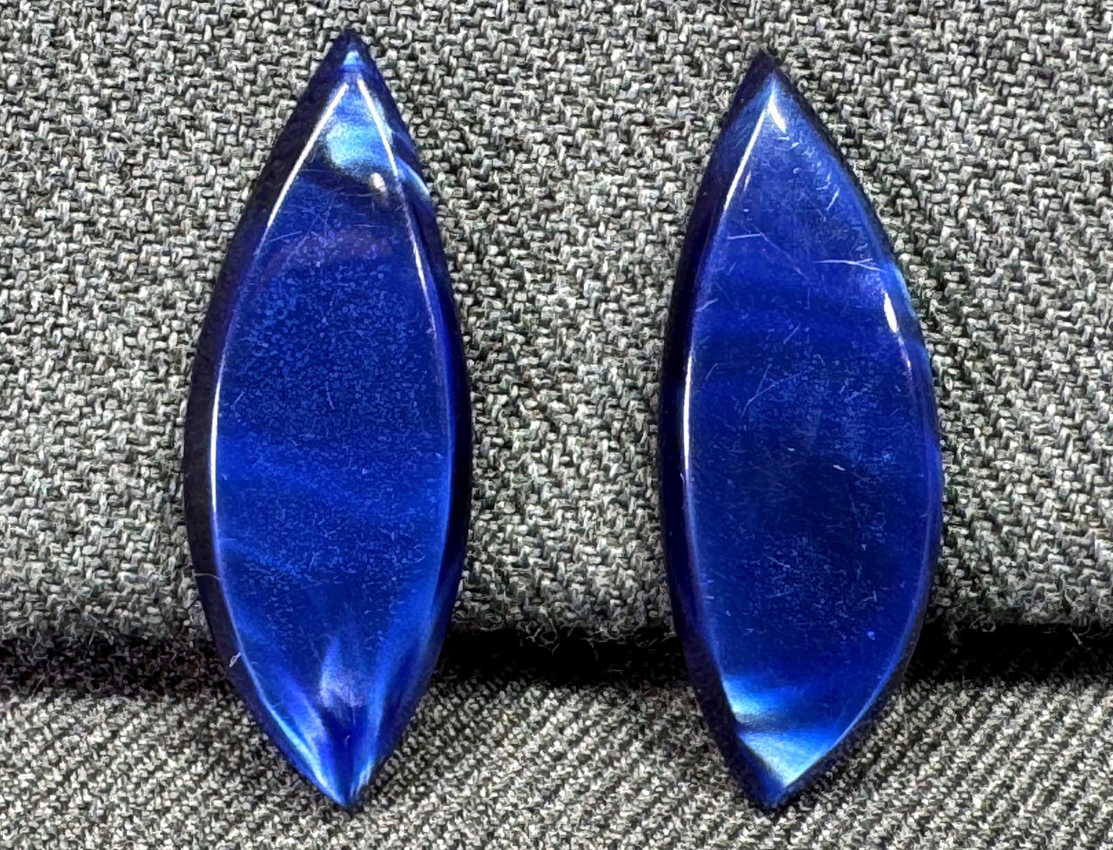 Vintage blue lucite clip earrings: IN HOUSE FLAT SHIPPING & HANDLING COST WITHIN ALL THE U.S. : $7 To bypass LiveShipping, and use our In-House shipping service for $7 or shipping combined for multiple lots, please select “Arrange Yo
