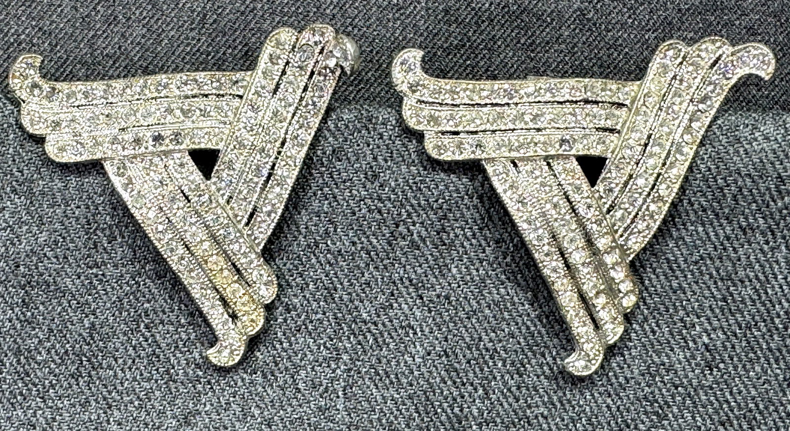 Antique art deco clear crystals silver-toned pair of clip brooches u (1 of 5)