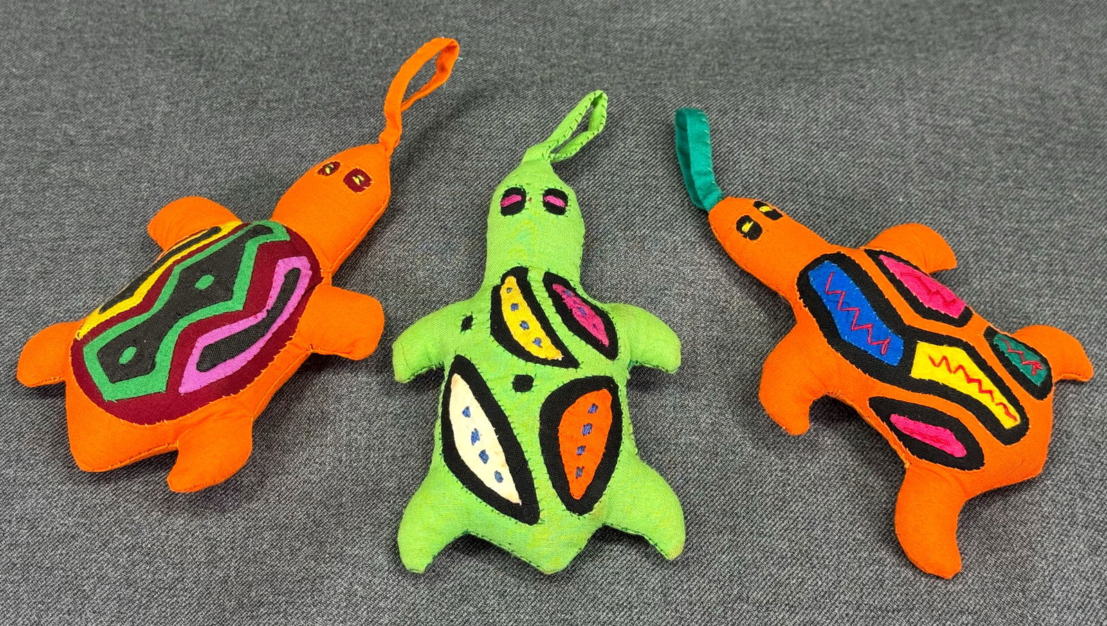 Vintage Mola Art Kuna Panama assorted turtle ornaments. (1 of 5)