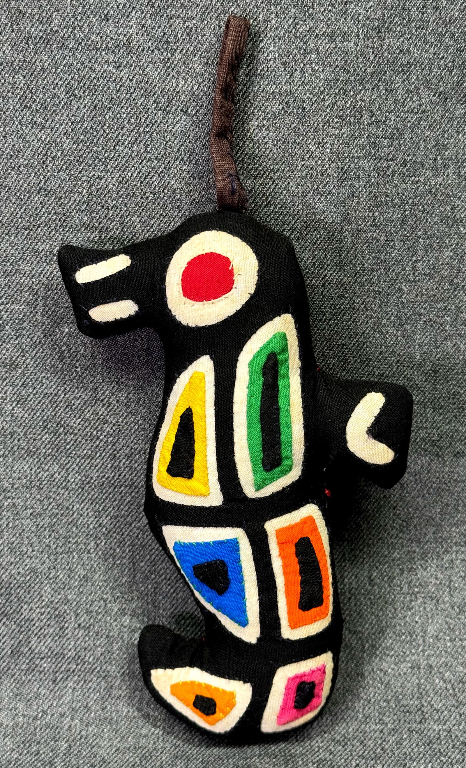 Vintage Mola Art Kuna Panama seahorse ornament: IN HOUSE FLAT SHIPPING & HANDLING COST WITHIN ALL THE U.S. : $7 To bypass LiveShipping, and use our In-House shipping service for $7 or shipping combined for multiple lots, please select “Arrange Yo