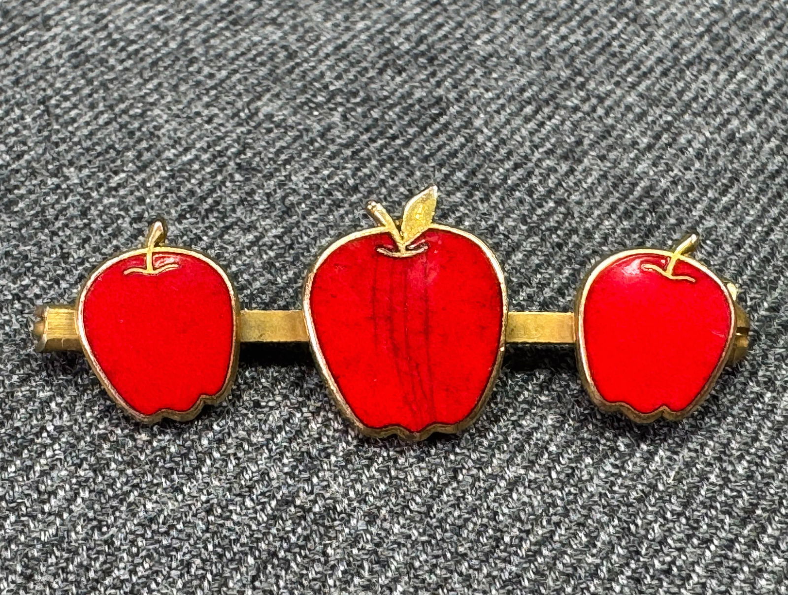Vintage forbidden fruit enamel goldtone metal apples brooch pin. Marked (1 of 8)