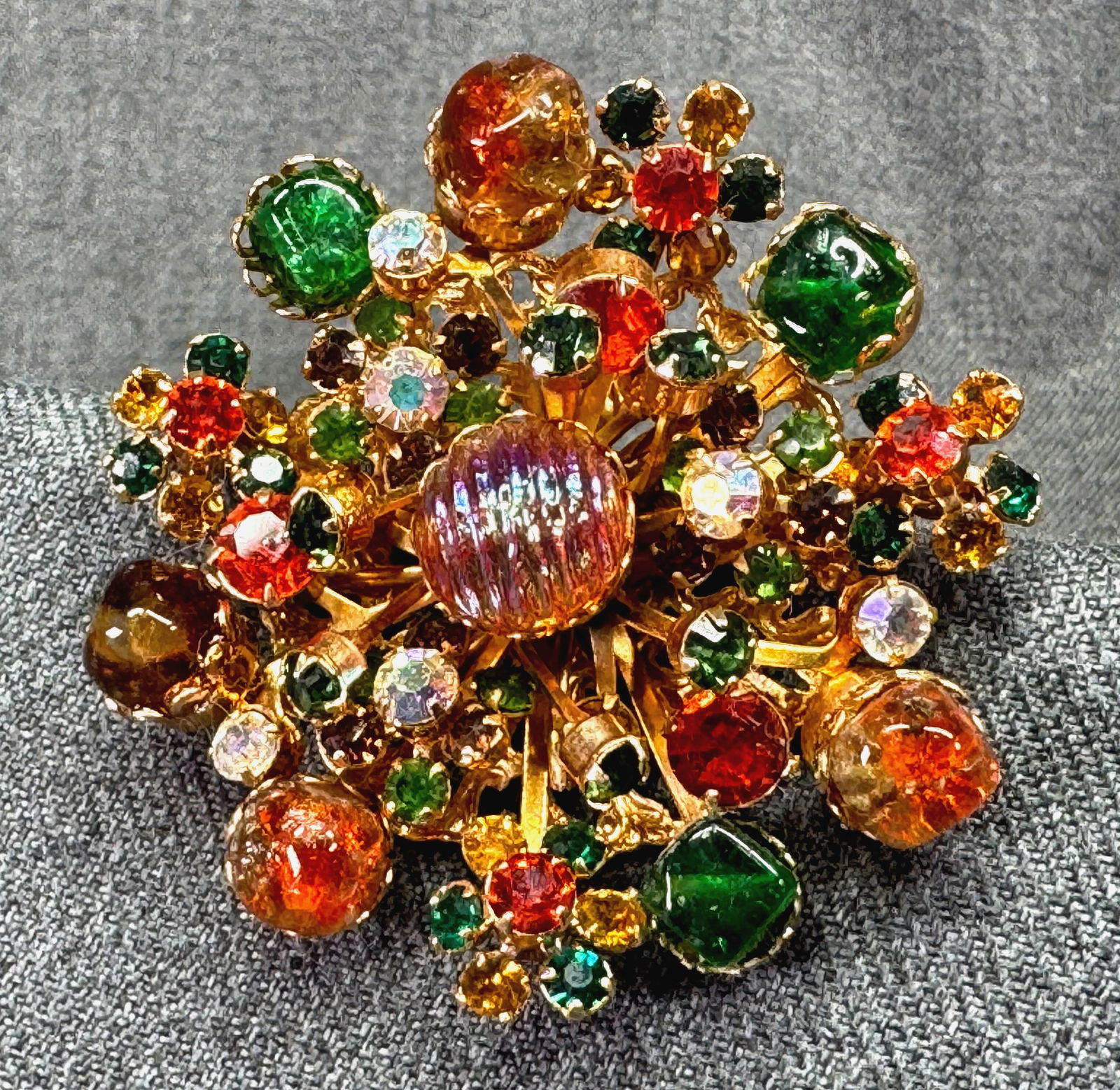 Vintage fruit salad glass & crystals gold-toned brooch pin (1 of 6)