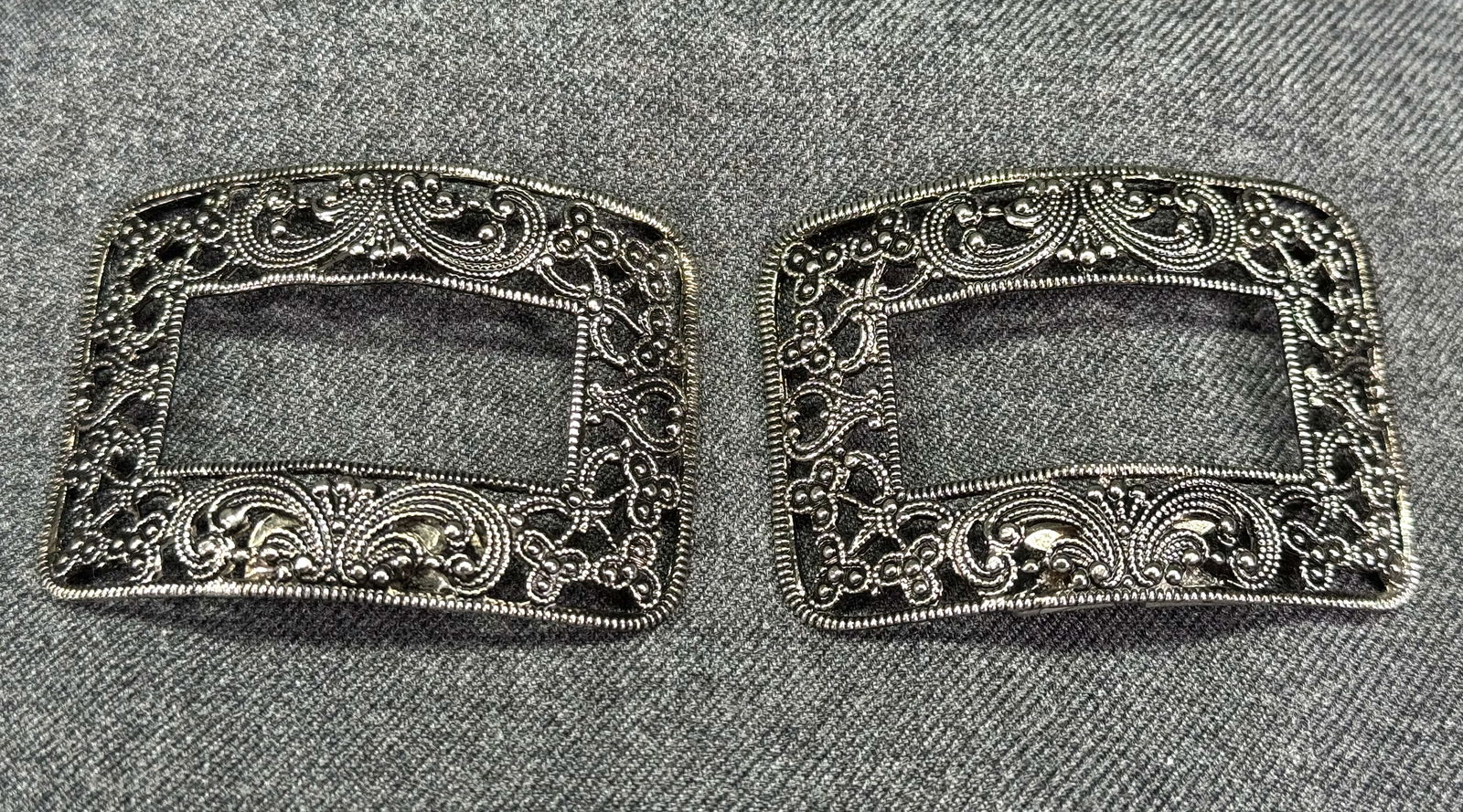 Vintage shoe clips. Ornate pewter-toned filigree rectangles (1 of 3)