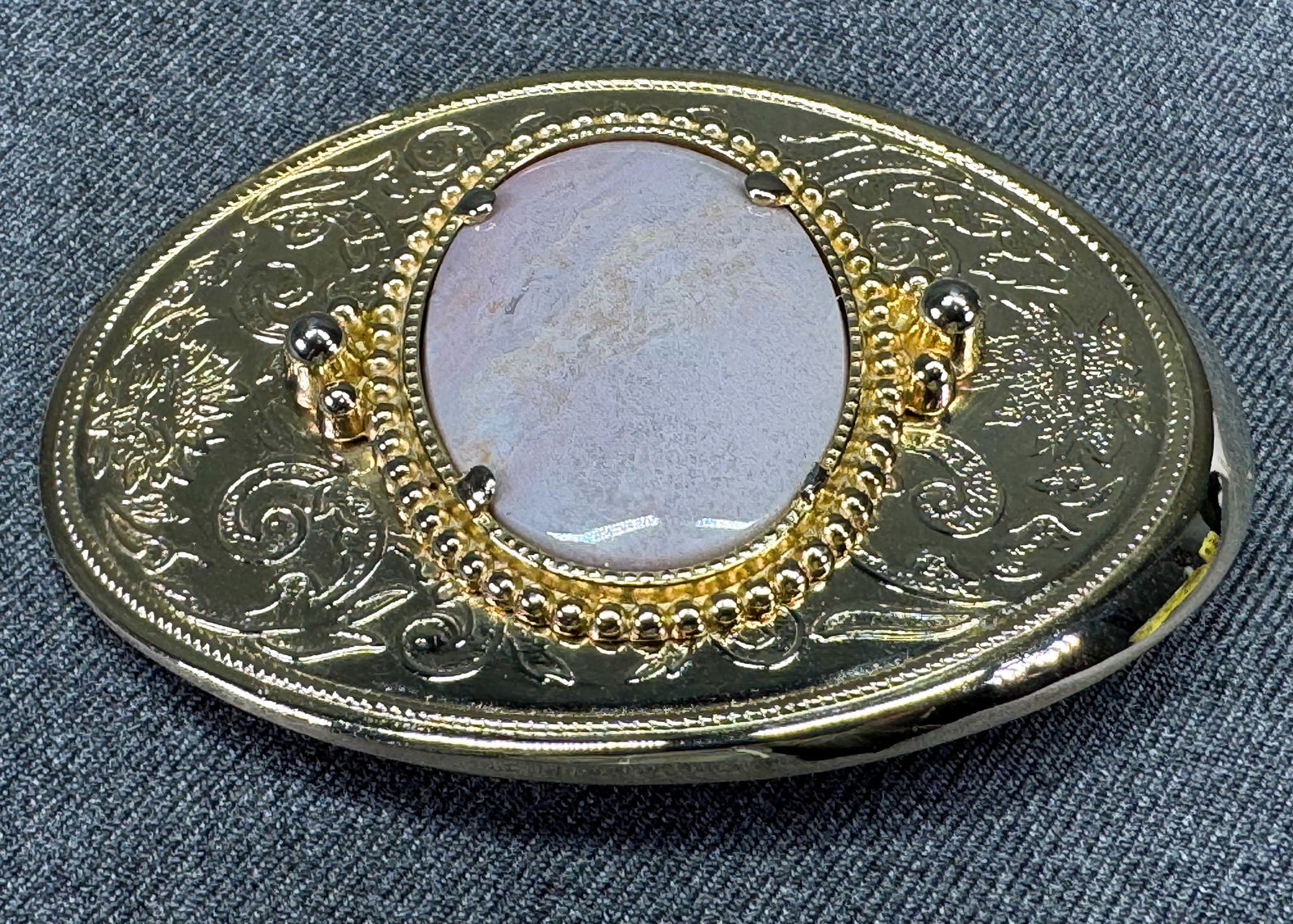 Vintage Southwestern style agate stone gold-toned belt buckle (1 of 4)