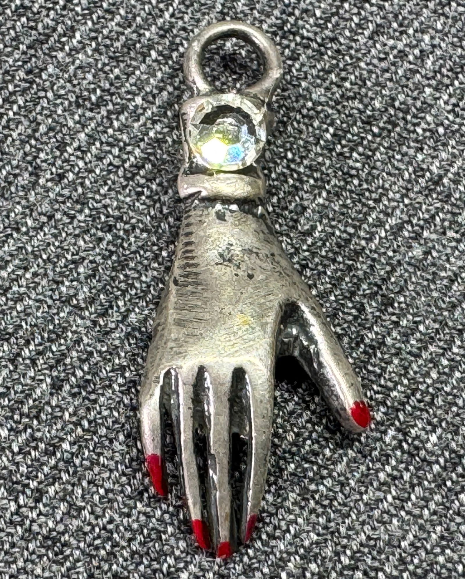 Vintage clear crystals enamel silver-toned hand charm pendant: IN HOUSE FLAT SHIPPING & HANDLING COST WITHIN ALL THE U.S. : $7 To bypass LiveShipping, and use our In-House shipping service for $7 or shipping combined for multiple lots, please select “Arrange Yo