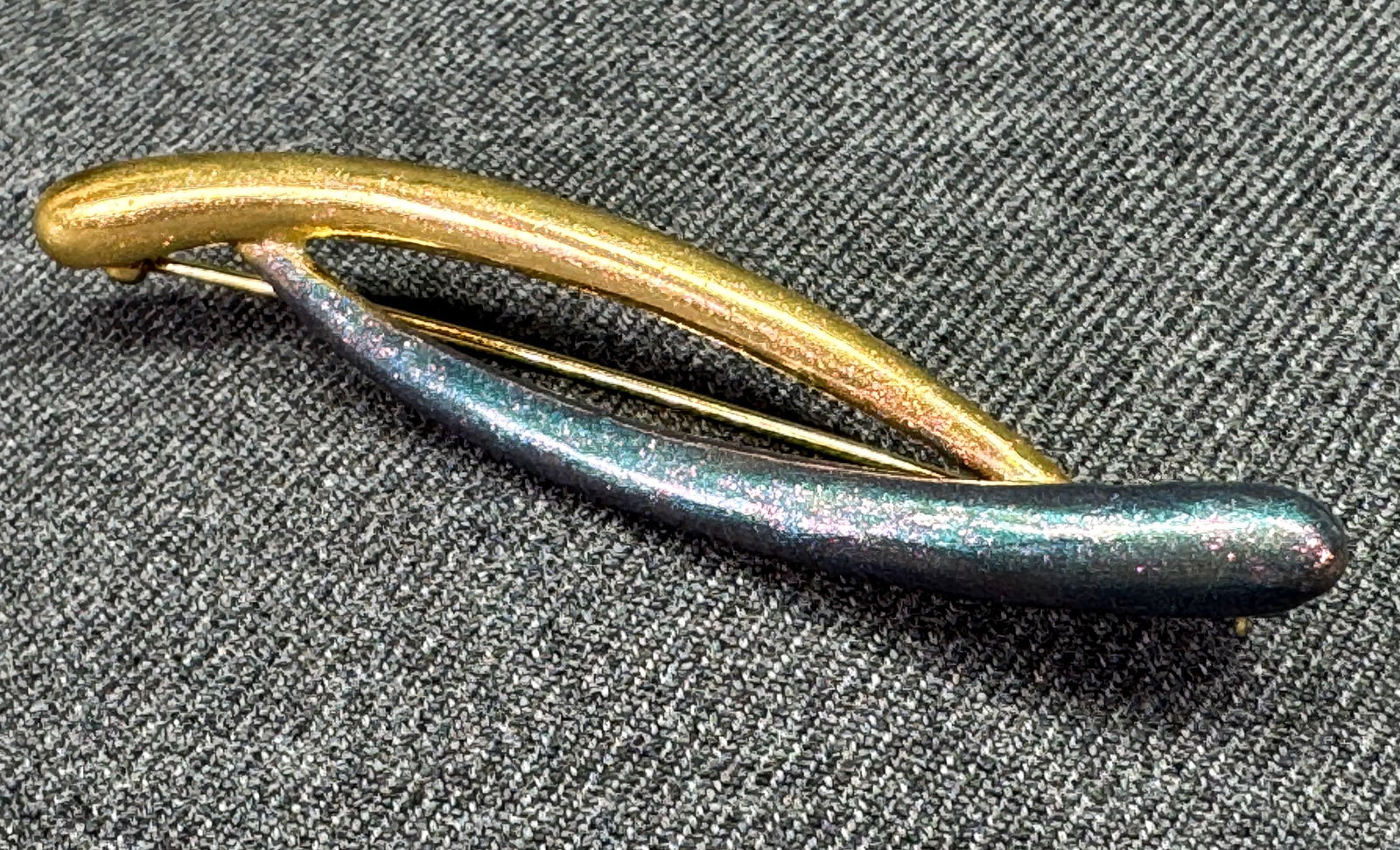 Vintage Monet glitter enamel gold-toned brooch pin (1 of 5)