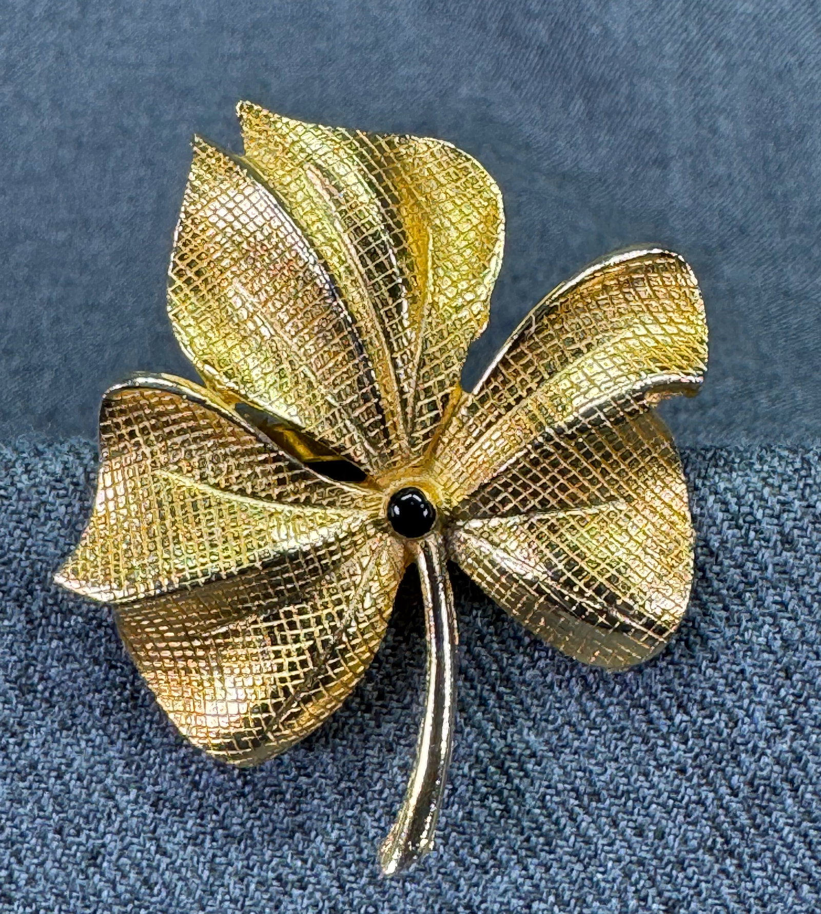 Vintage black enamel textured gold-toned flower brooch pin (1 of 4)
