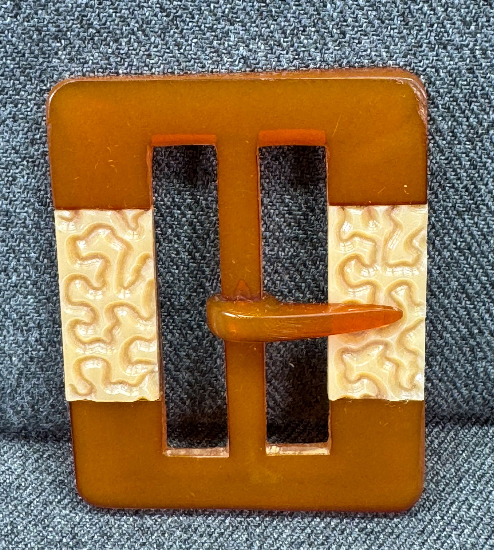 Vintage Czech art deco flapper inlaid creamy celluloid applejuice bakelite belt buckle. (1 of 6)