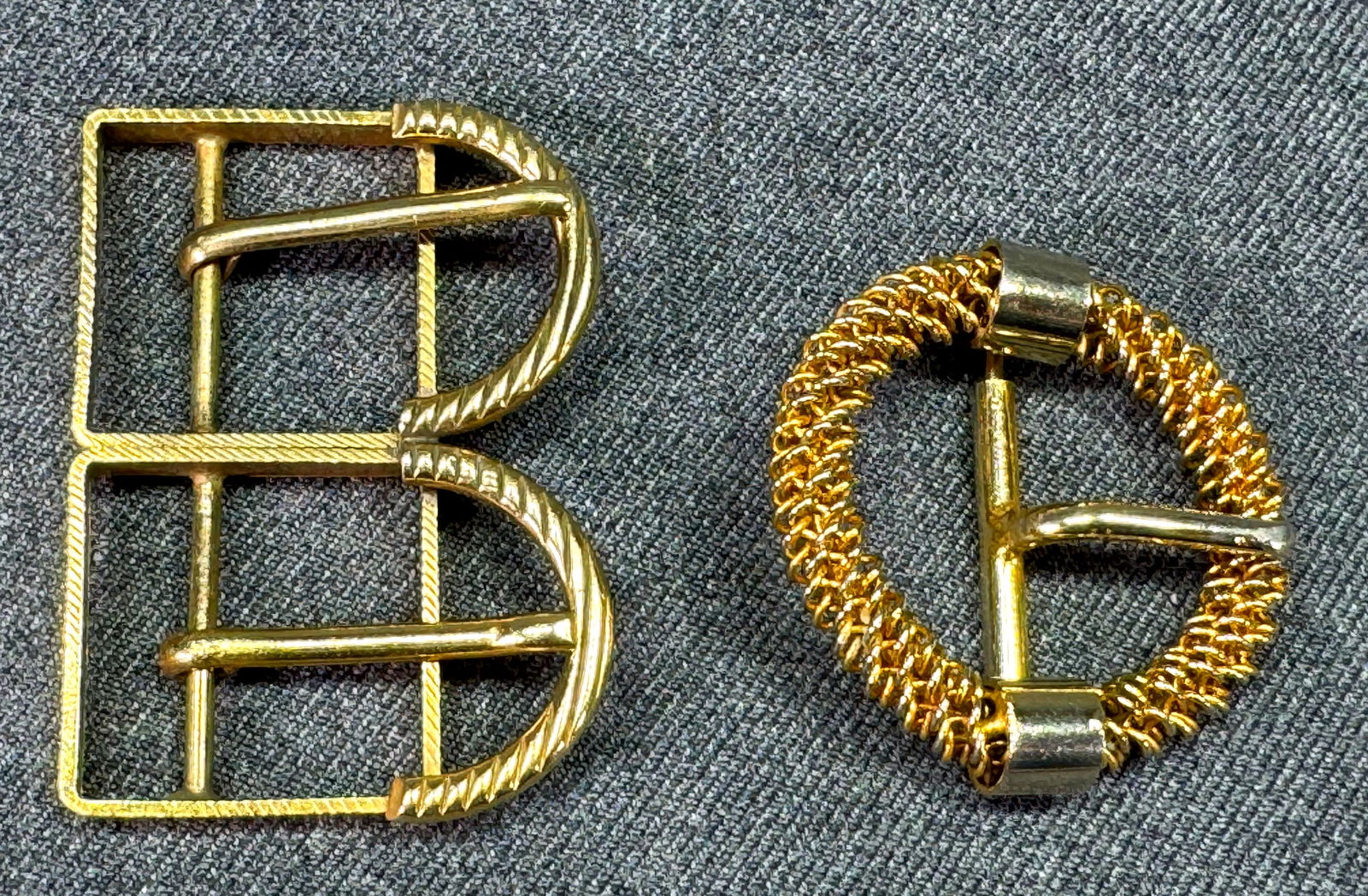 Vintage gold-toned metal for double strap & woven rounded belt buckles: IN HOUSE FLAT SHIPPING & HANDLING COST WITHIN ALL THE U.S. : $7 To bypass LiveShipping, and use our In-House shipping service for $7 or shipping combined for multiple lots, please select “Arrange Yo