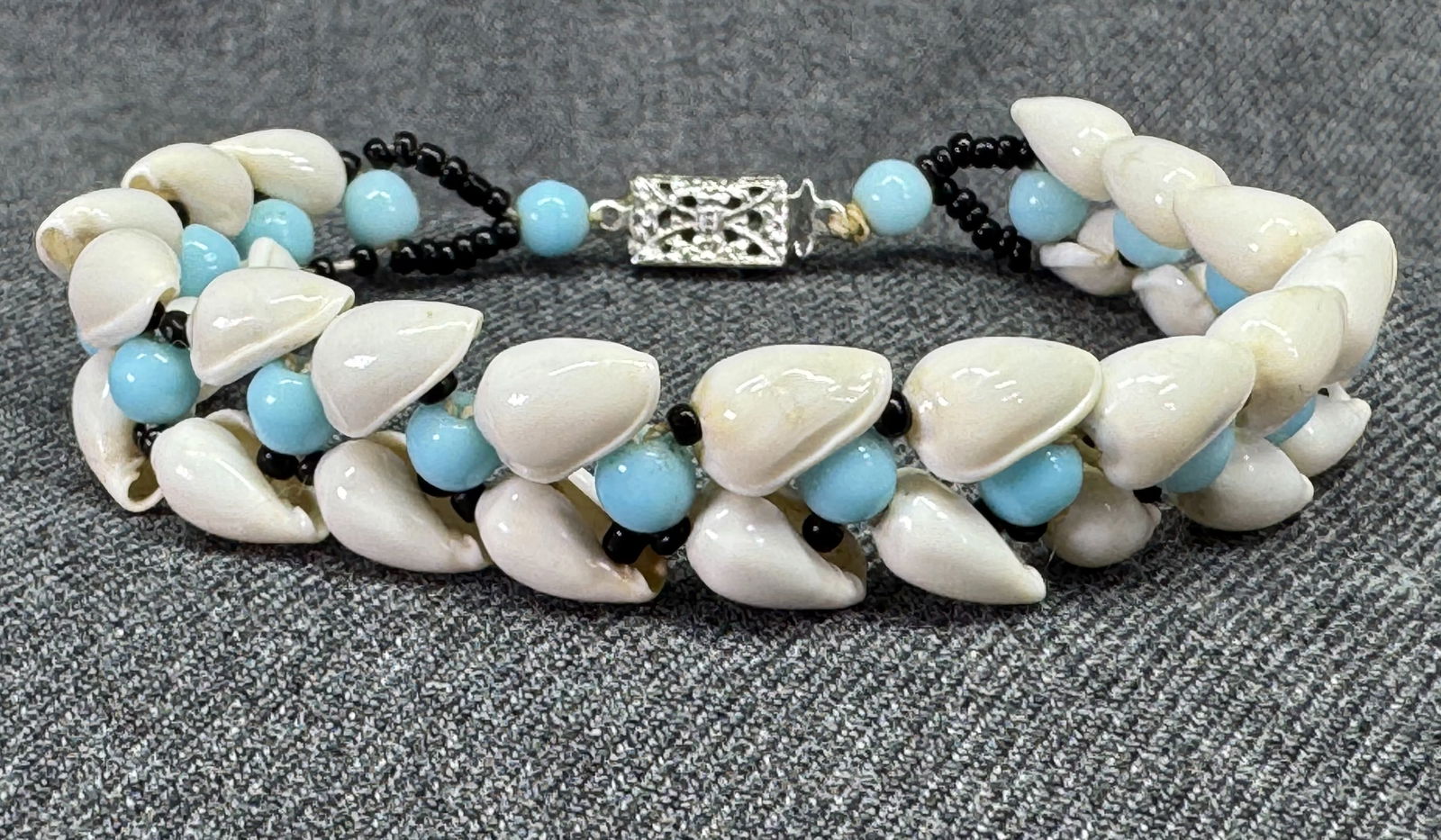 Vintage woven cowrie shell & glass beads bracelet (1 of 8)