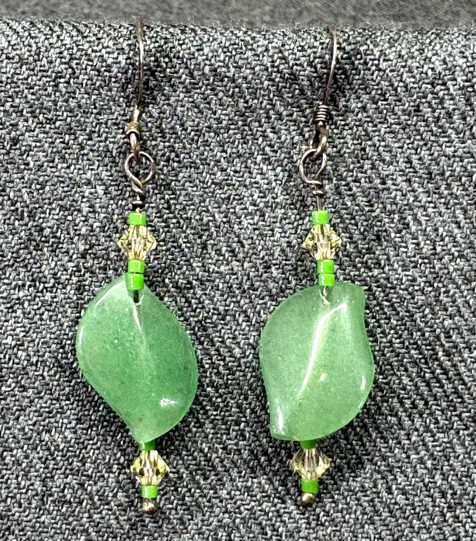 Vintage crystals, glass & resin sterling silver hook earrings: Vintage crystals, glass & resin sterling silver hook earrings. Marked 925 on hook. For measures please refer to the pictures taken with a measuring tape. Weight: 3.53 Grams . IN HOUSE FLAT SHIPPING &