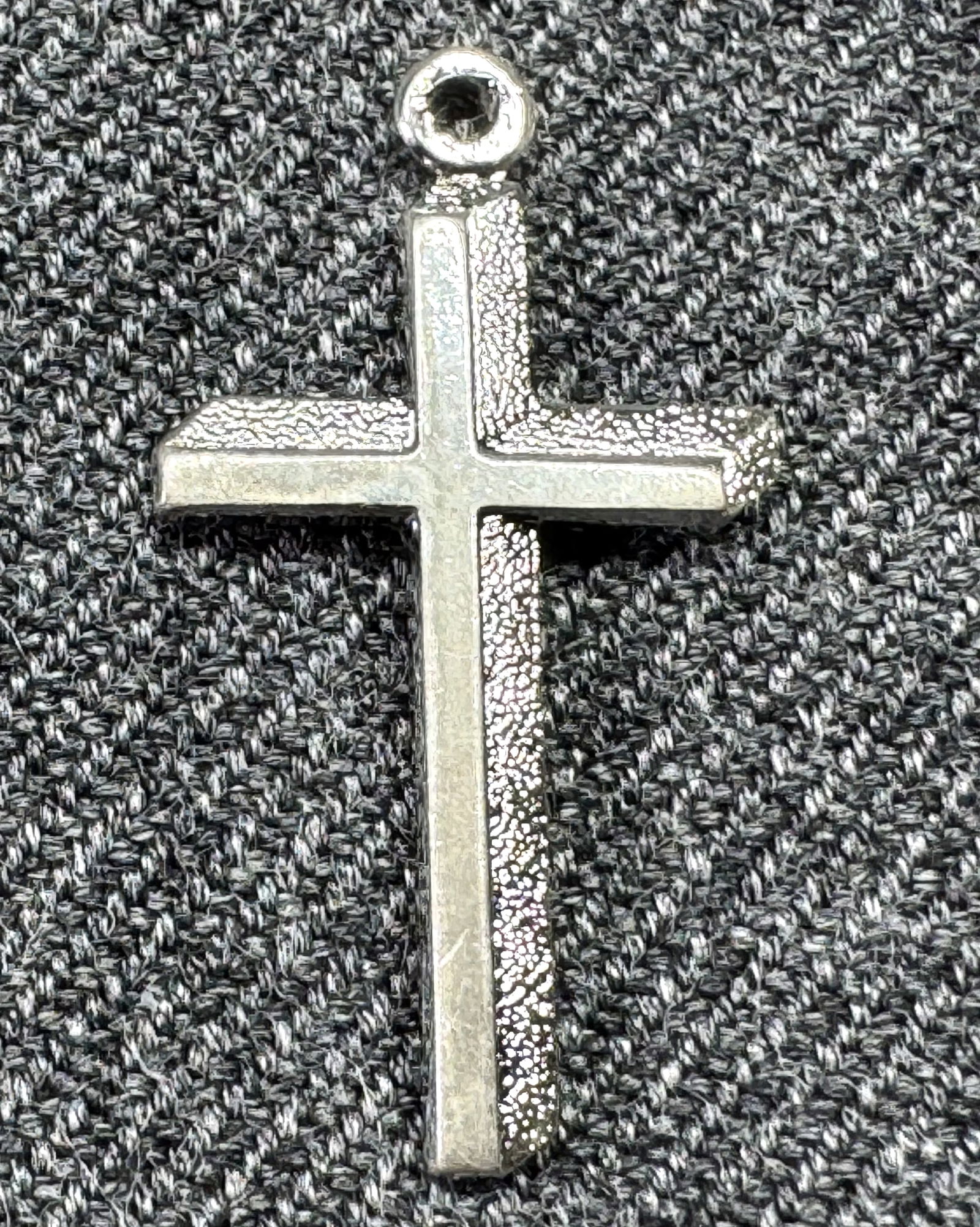 Vintage Spencer sterling silver cross bracelet charm pendant: Vintage Spencer sterling silver cross bracelet charm pendant. Marked Spencer Sterling. For measures please refer to the pictures taken with a measuring tape. Weight: 0.59 Grams . IN HOUSE FLAT SHIPPIN