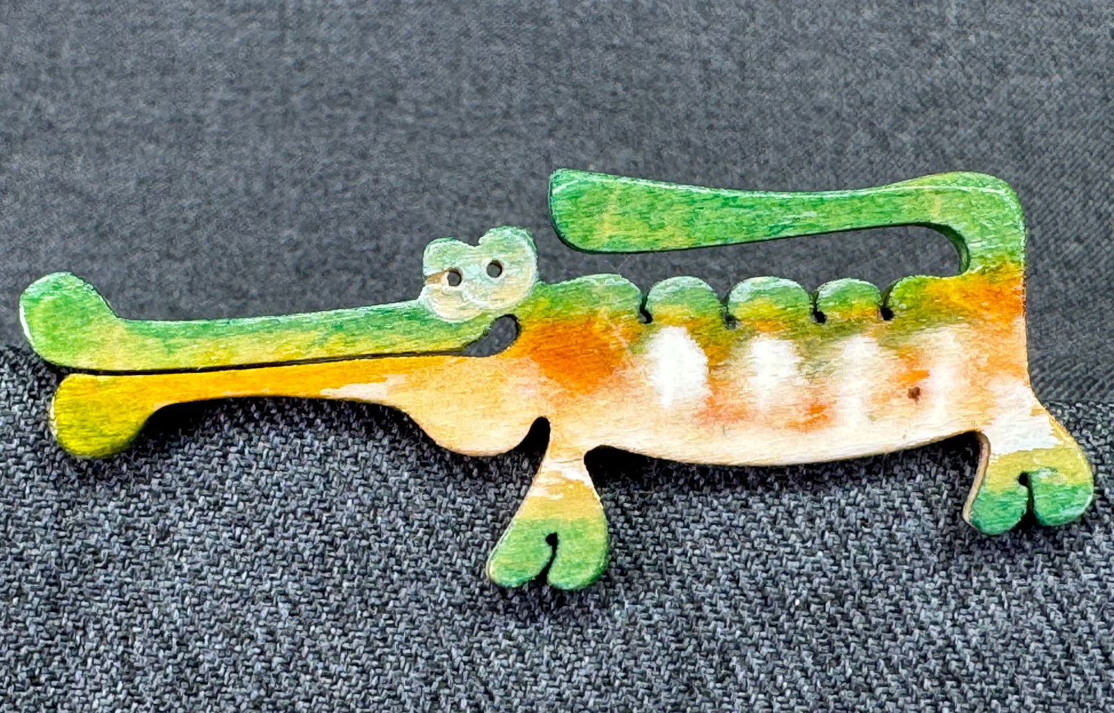Vintage artsy carved and painted wooden alligator brooch pin (1 of 4)