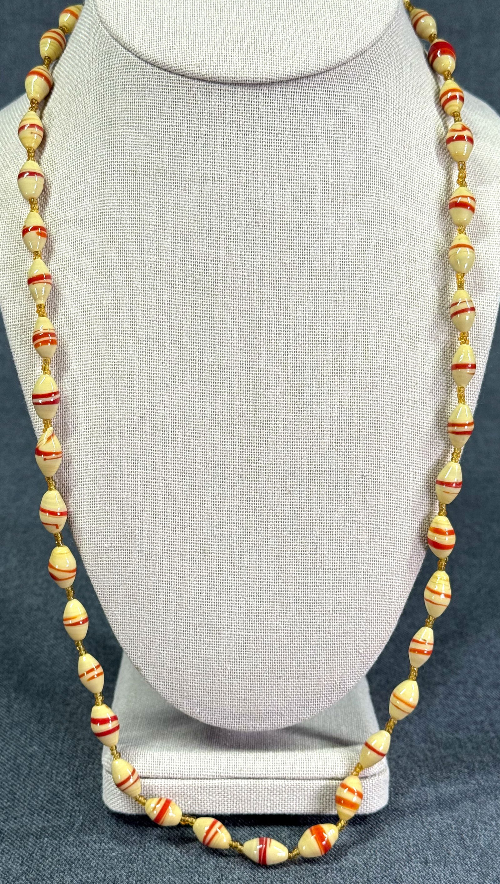 Vintage color glass beads necklace. (1 of 5)