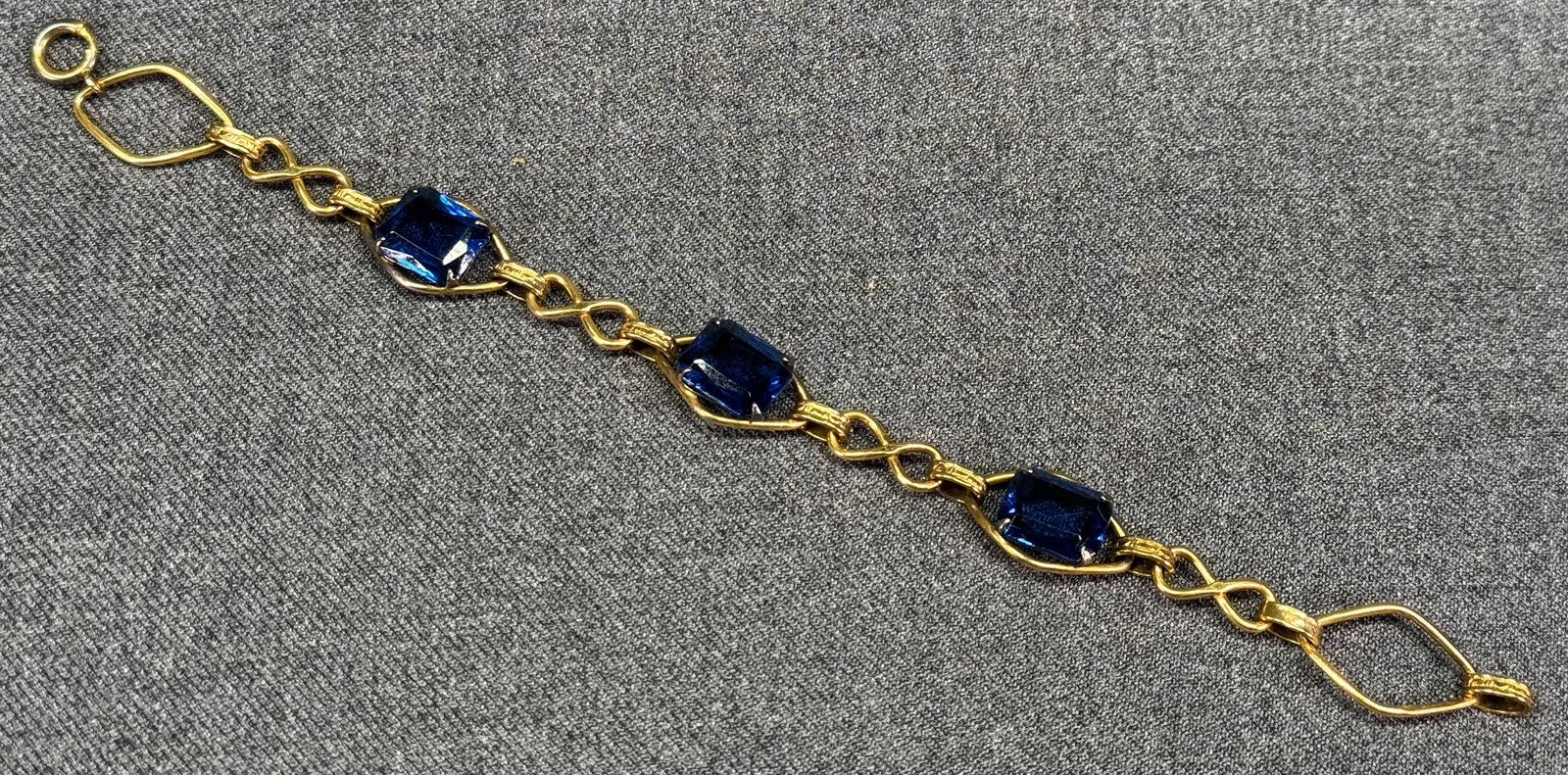Vintage open back blue crystals 12K gold-filled bracelet (1 of 12)
