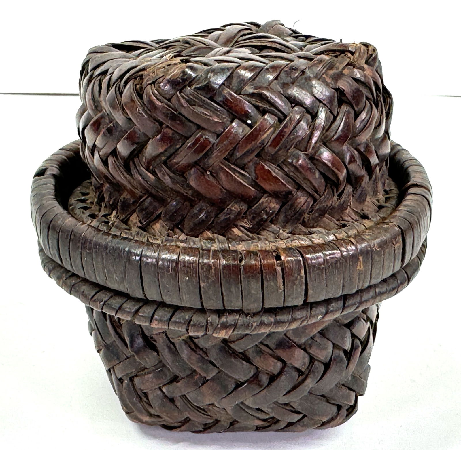 African Kuba DRC Lidded Basket. Woven vegetal fibers.: IN HOUSE FLAT SHIPPING & HANDLING COST WITHIN ALL THE U.S. : $12 To bypass LiveShipping, and use our In-House shipping service for $12 or shipping combined for multiple lots, please select “Arrange