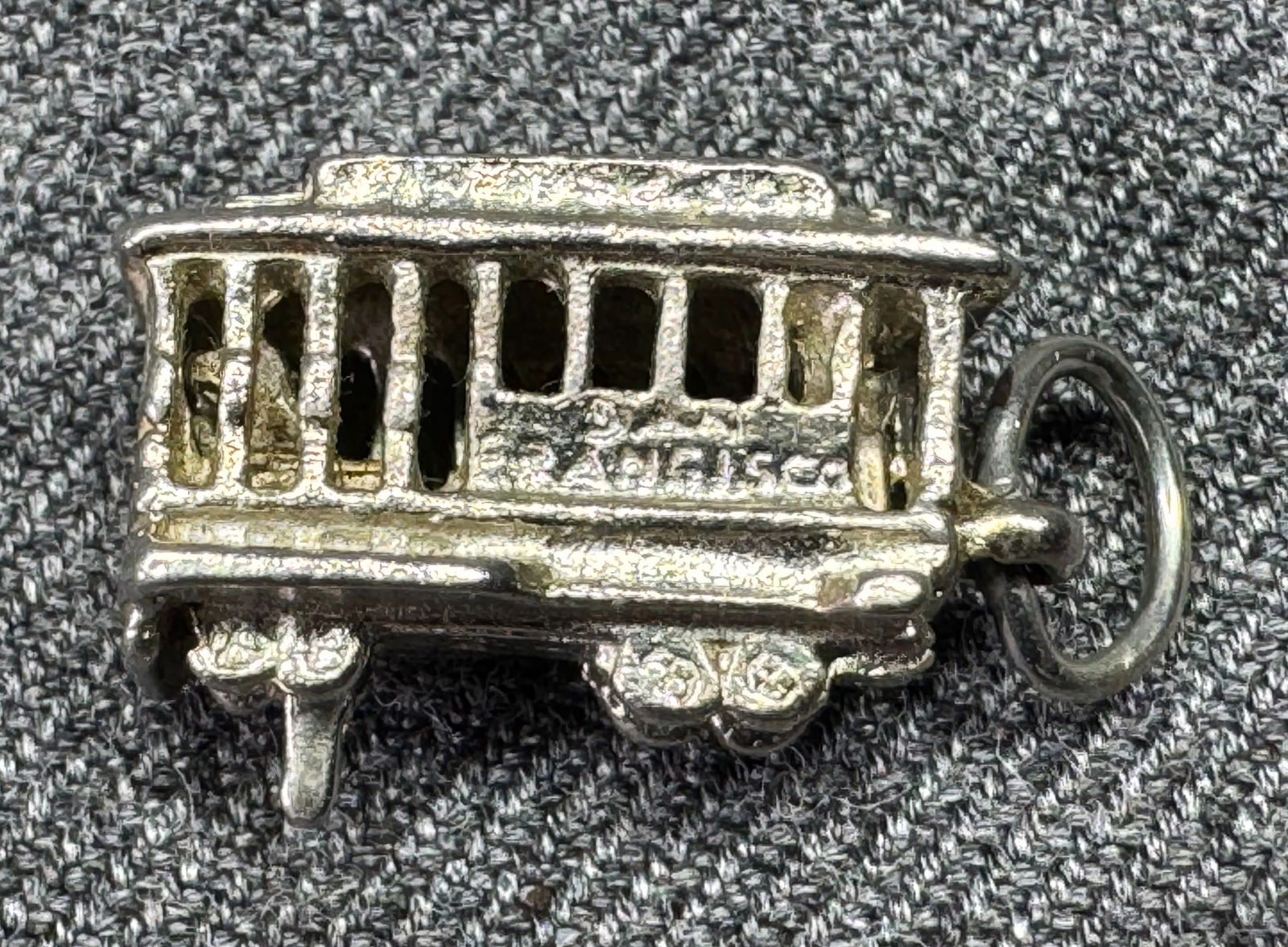Vintage sterling silver working San Francisco cable car bracelet charm pendant (1 of 5)