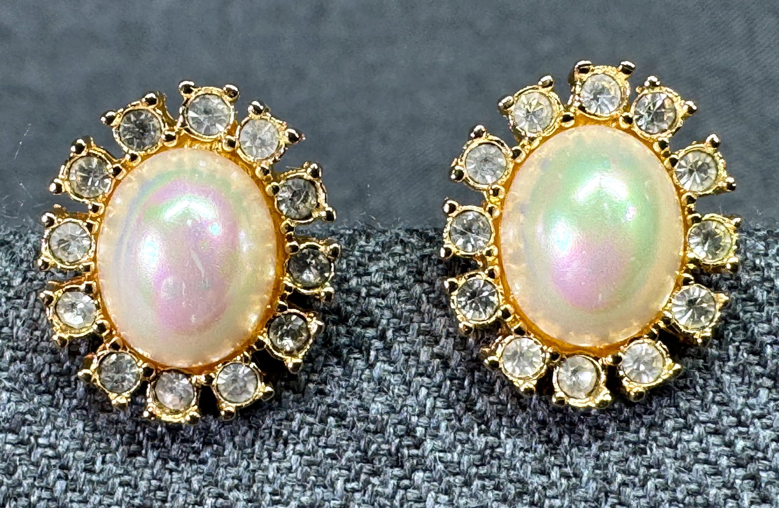 Vintage pearly bead & clear rhinestones gold-toned flower stud earrings (1 of 4)