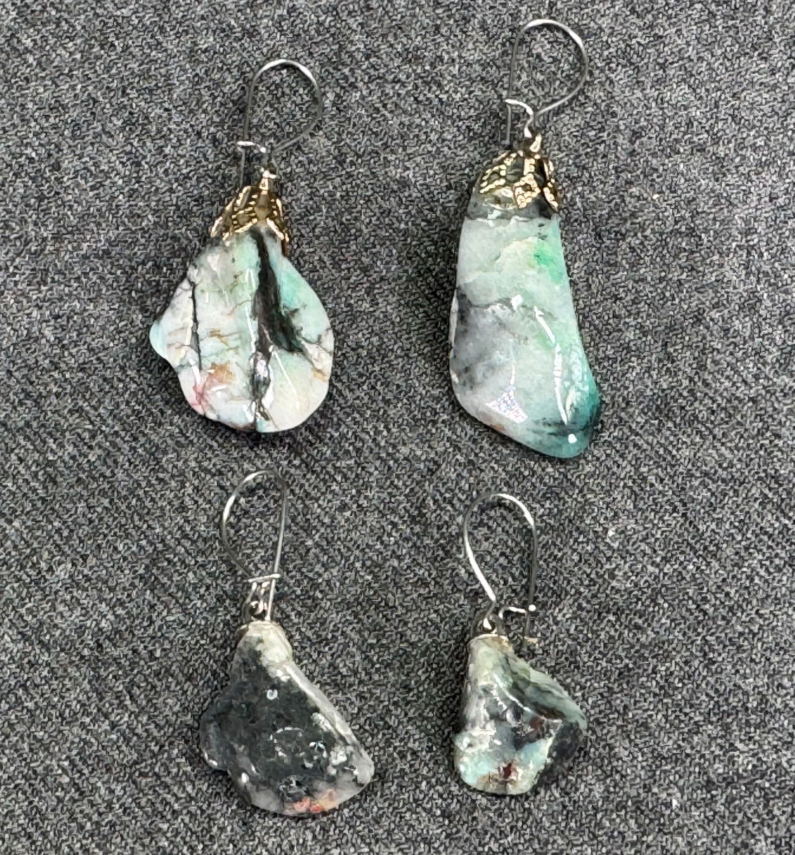 Vintage tumbled emerald stone assorted drop pierced earrings and pendant (1 of 4)