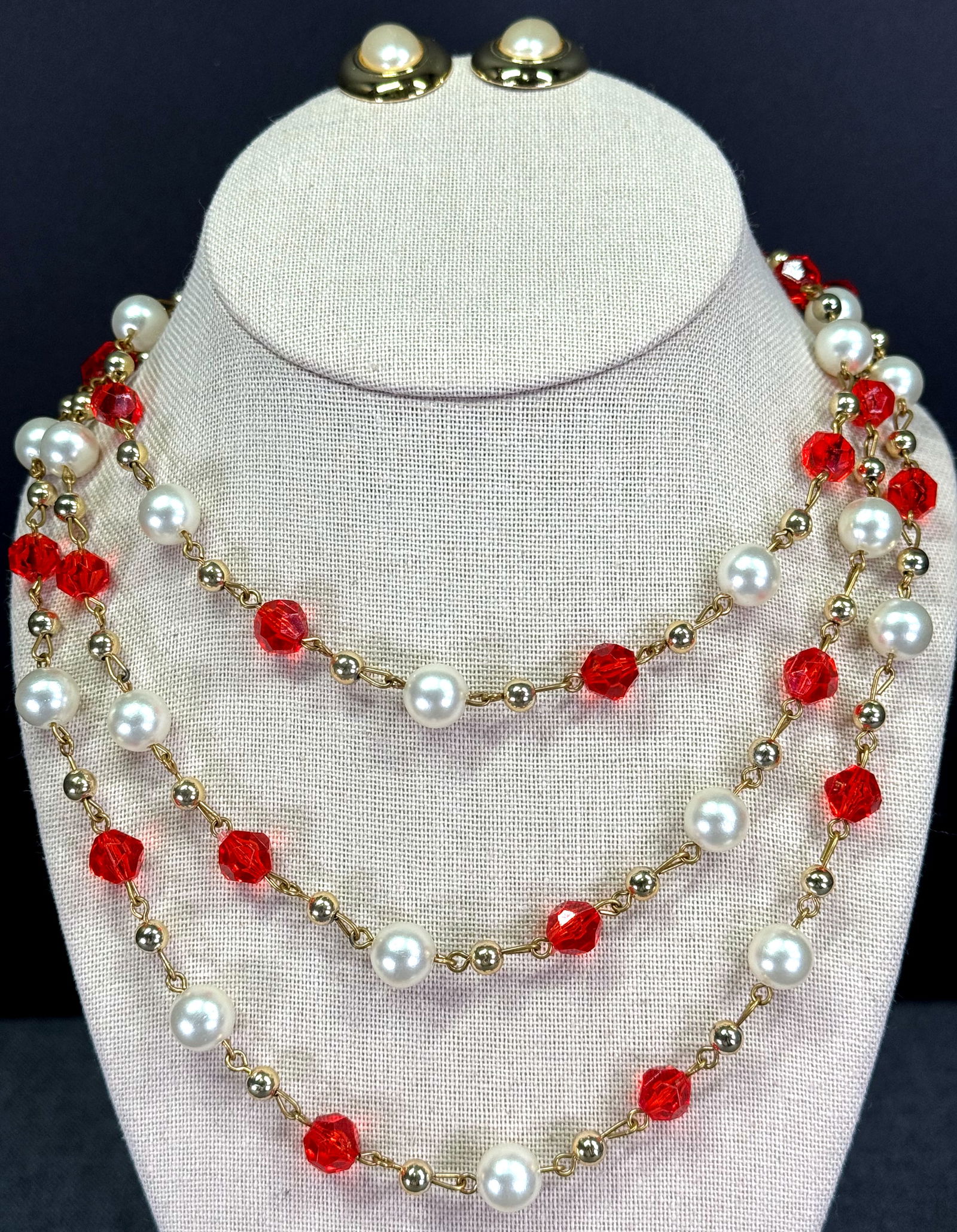 Vintage flapper style faceted red plastic, pearly and goldtone beaded necklace & stud earrings: IN HOUSE FLAT SHIPPING & HANDLING COST WITHIN ALL THE U.S. : $7 To bypass LiveShipping, and use our In-House shipping service for $7 or shipping combined for multiple lots, please select “Arrange Yo
