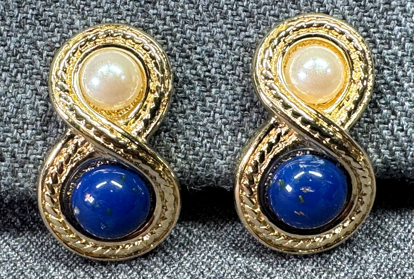 Vintage 80s pearly & lapis color glass gold-toned clip on earrings: IN HOUSE FLAT SHIPPING & HANDLING COST WITHIN ALL THE U.S. : $7 To bypass LiveShipping, and use our In-House shipping service for $7 or shipping combined for multiple lots, please select “Arrange Yo