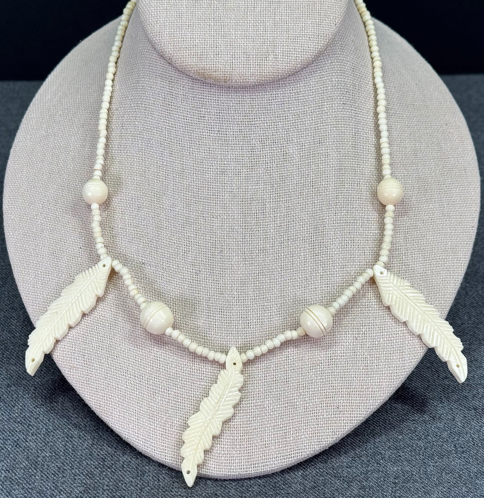 Vintage carved leaves dangles beaded bone collar necklace: IN HOUSE FLAT SHIPPING & HANDLING COST WITHIN ALL THE U.S. : $7 To bypass LiveShipping, and use our In-House shipping service for $7 or shipping combined for multiple lots, please select “Arrange Yo