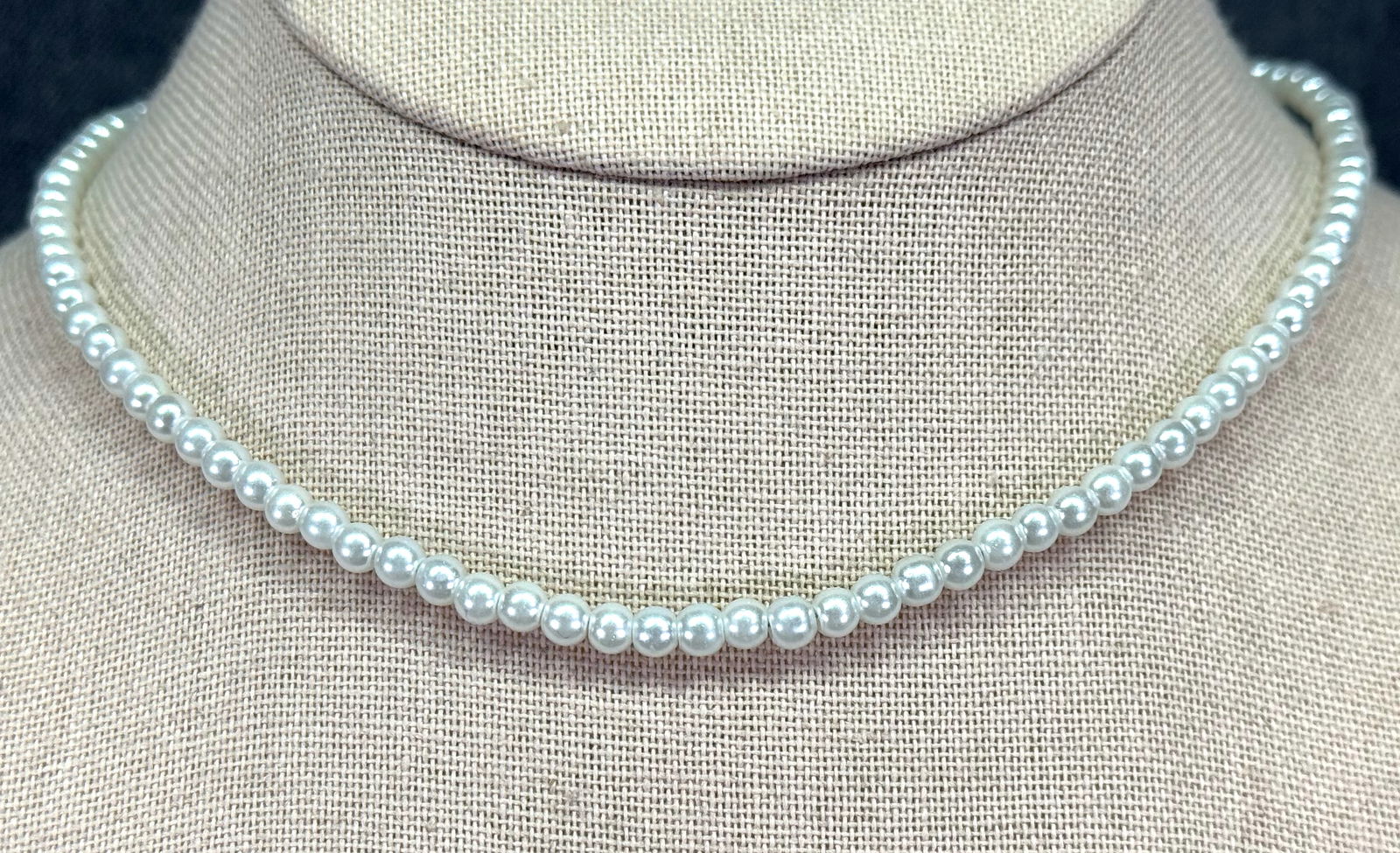 Vintage pearly beads collar necklace: IN HOUSE FLAT SHIPPING & HANDLING COST WITHIN ALL THE U.S. : $7 To bypass LiveShipping, and use our In-House shipping service for $7 or shipping combined for multiple lots, please select “Arrange Yo