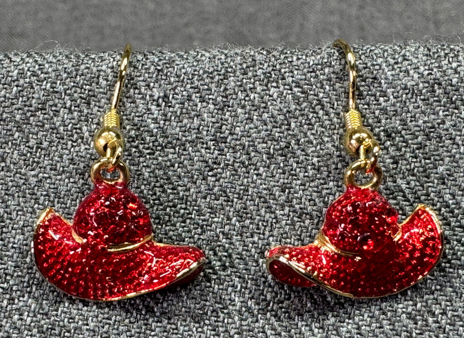 Vintage red crystals enamel hat golden-toned hook earrings (1 of 4)