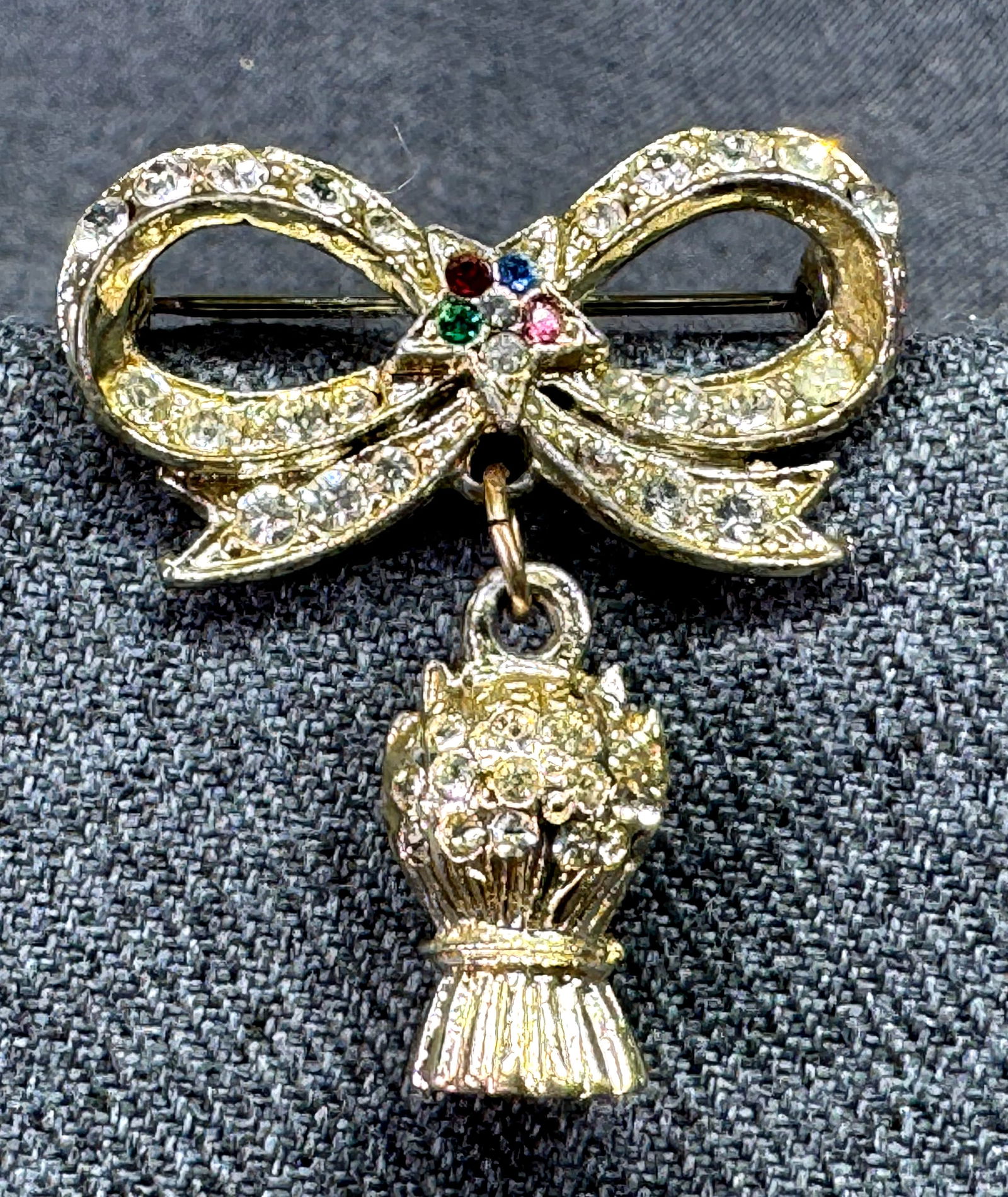 Vintage crystals gold-toned metal ribbons in bow brooch pin with dangle tassel (1 of 5)