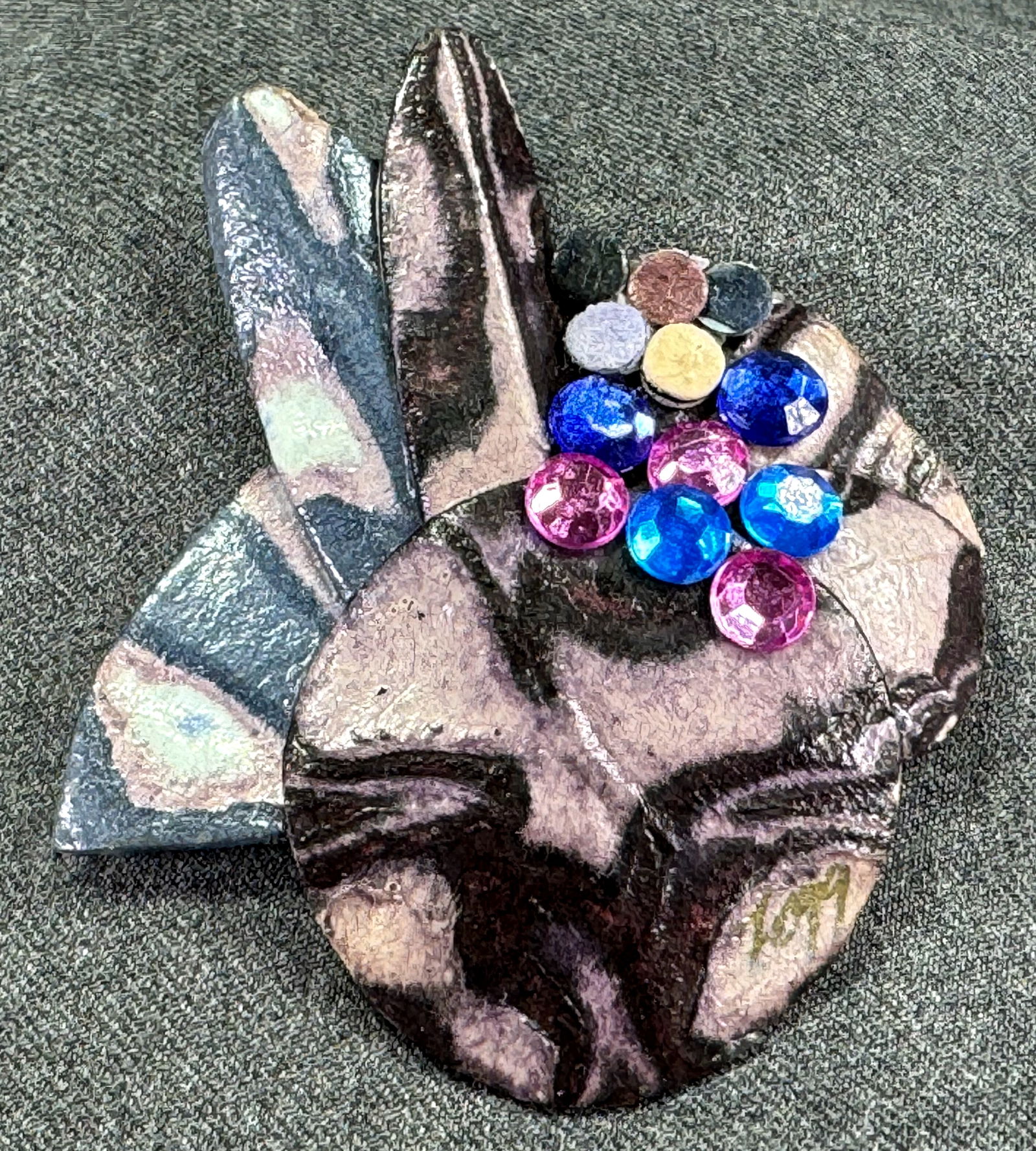 Vintage artsy painted cardboard, leather & plastic beads head with hairdress pin brooch. Signed (1 of 7)