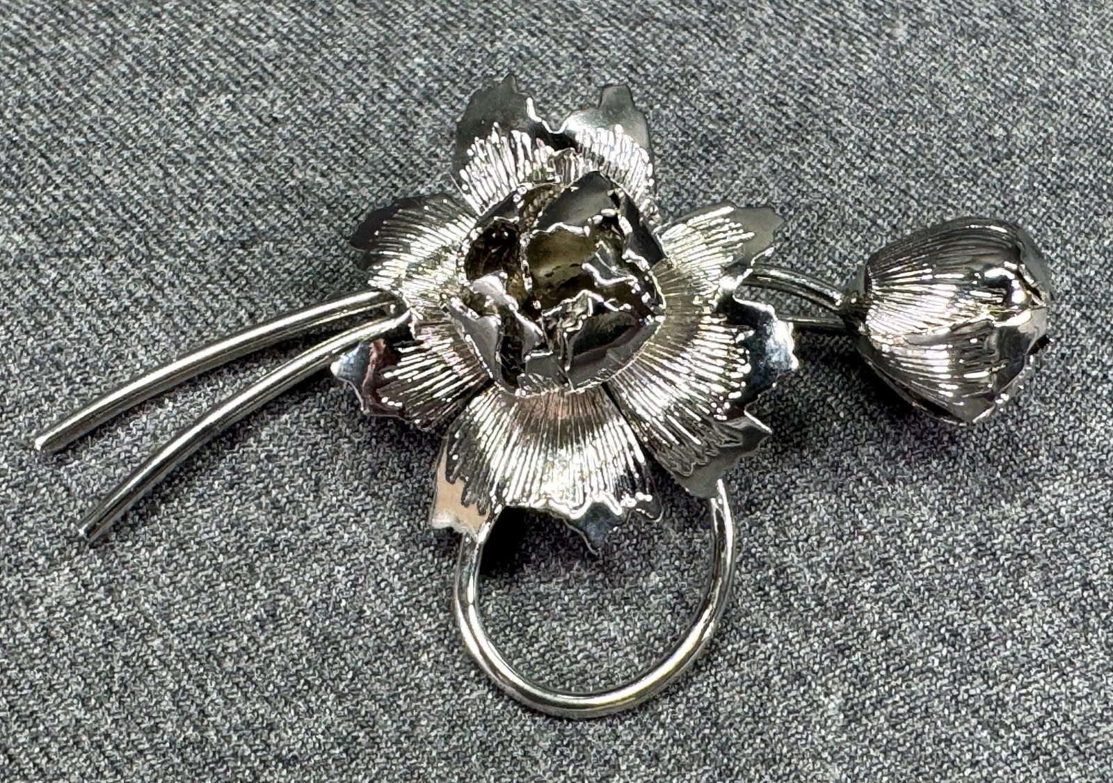 Vintage brushed silvertone flowers bouquet pin brooch (1 of 7)