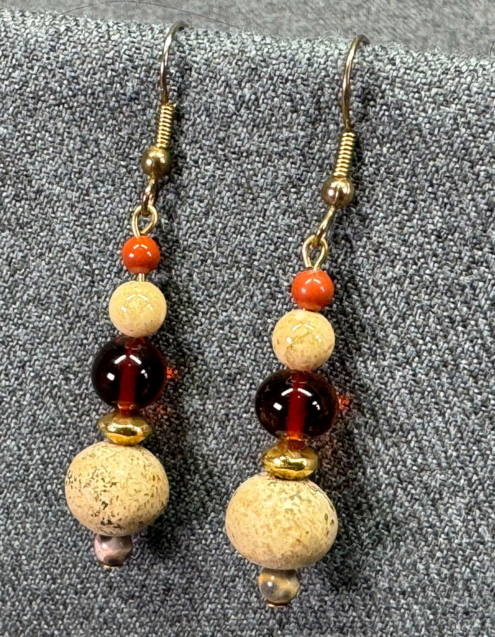 Vintage assorted fall colors beads gold-toned hook earrings: IN HOUSE FLAT SHIPPING & HANDLING COST WITHIN ALL THE U.S. : $7 To bypass LiveShipping, and use our In-House shipping service for $7 or shipping combined for multiple lots, please select “Arrange Yo