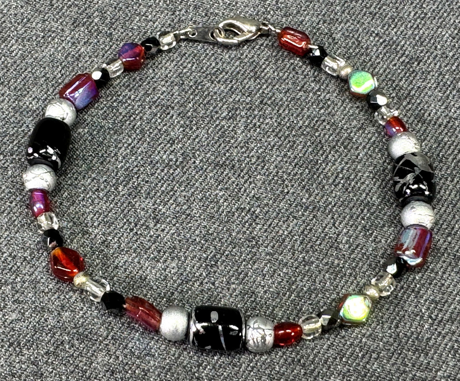 Vintage assorted glass & metal beads bracelet (1 of 8)