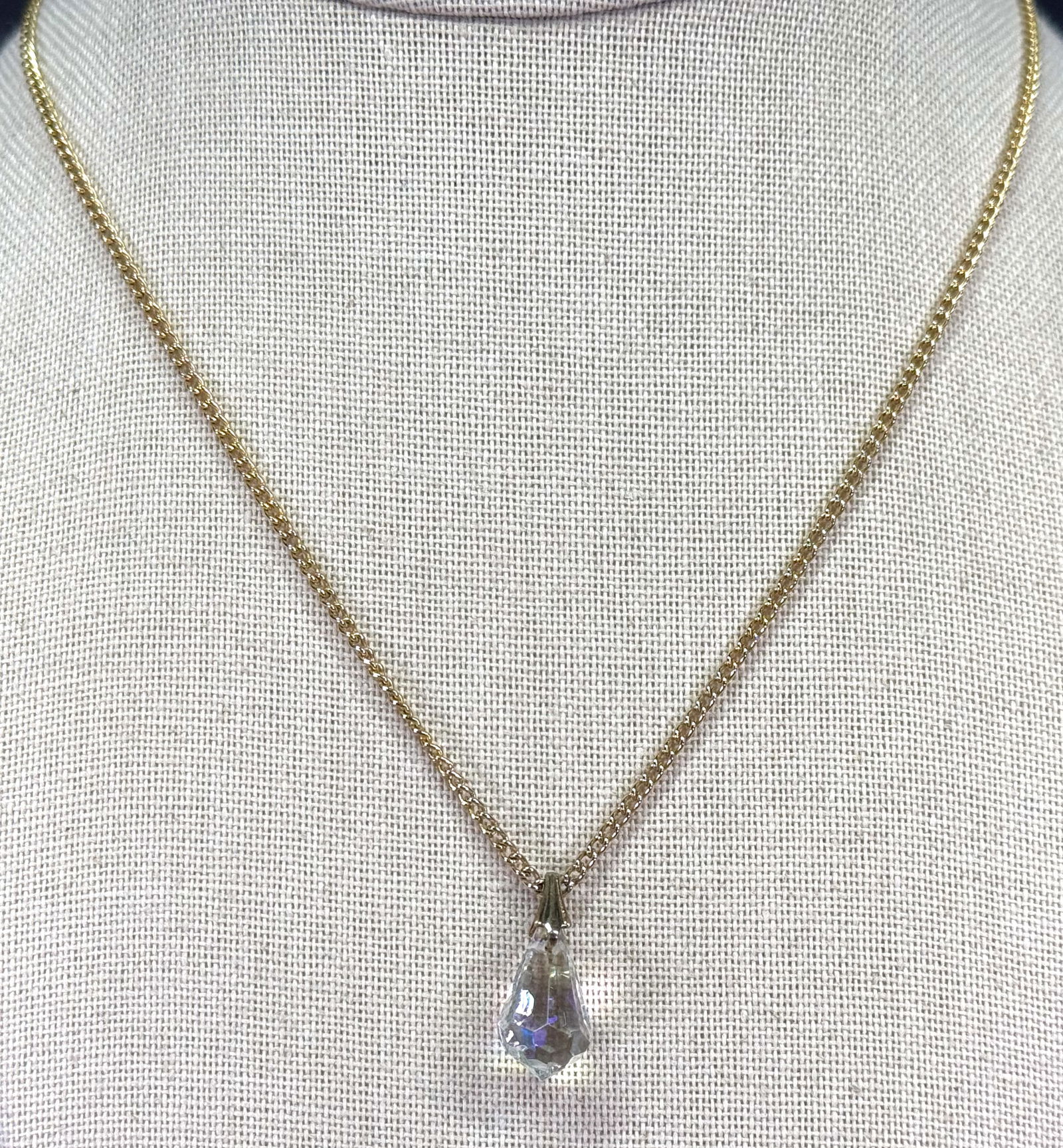 Vintage faceted crystal drop pendant goldtone metal chain strap necklace: IN HOUSE FLAT SHIPPING & HANDLING COST WITHIN ALL THE U.S. : $7 To bypass LiveShipping, and use our In-House shipping service for $7 or shipping combined for multiple lots, please select “Arrange Yo