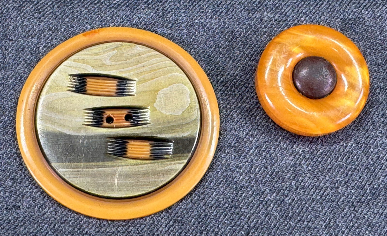 Vintage assorted celluloid buttons. Lot of 2 (1 of 4)