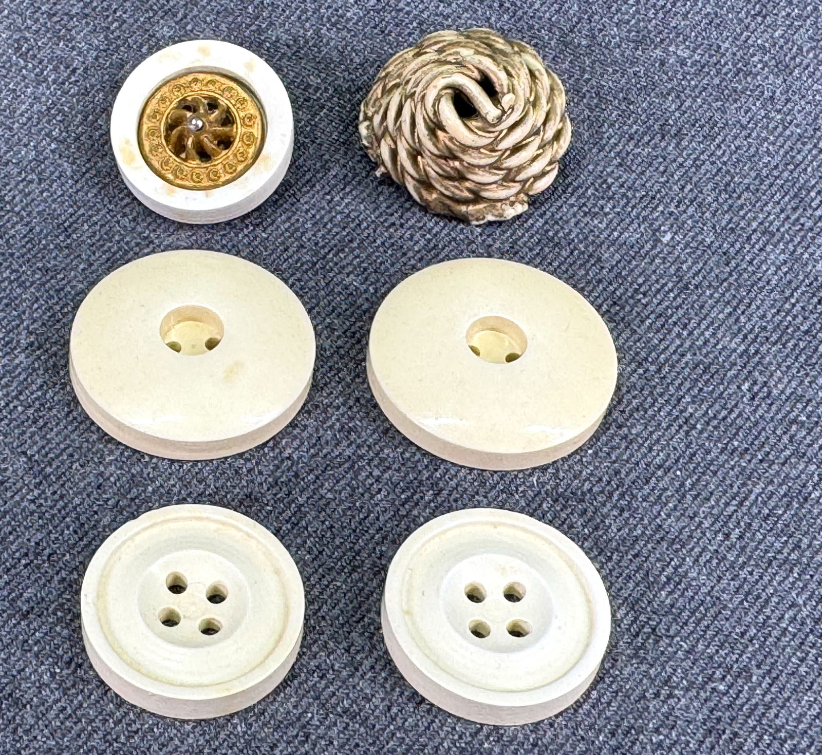 Vintage assorted creamy & golden celluloid & galalith buttons. Lot of 6 (1 of 4)